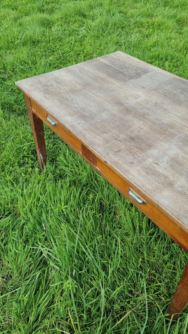 Farm table