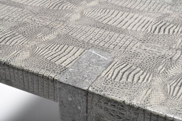 Table basse en fausse peau de crocodile et marbre des années 1970