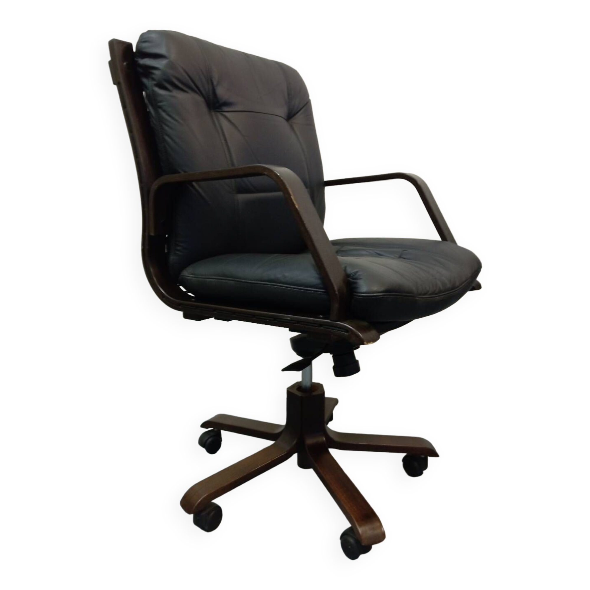 Westnofa Scandinavian office armchair in leather