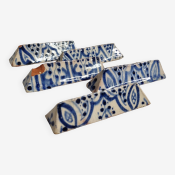 Ensemble de 5 anciens porte couteaux en céramique émaillée, artisanat marocain, 9,5 cm