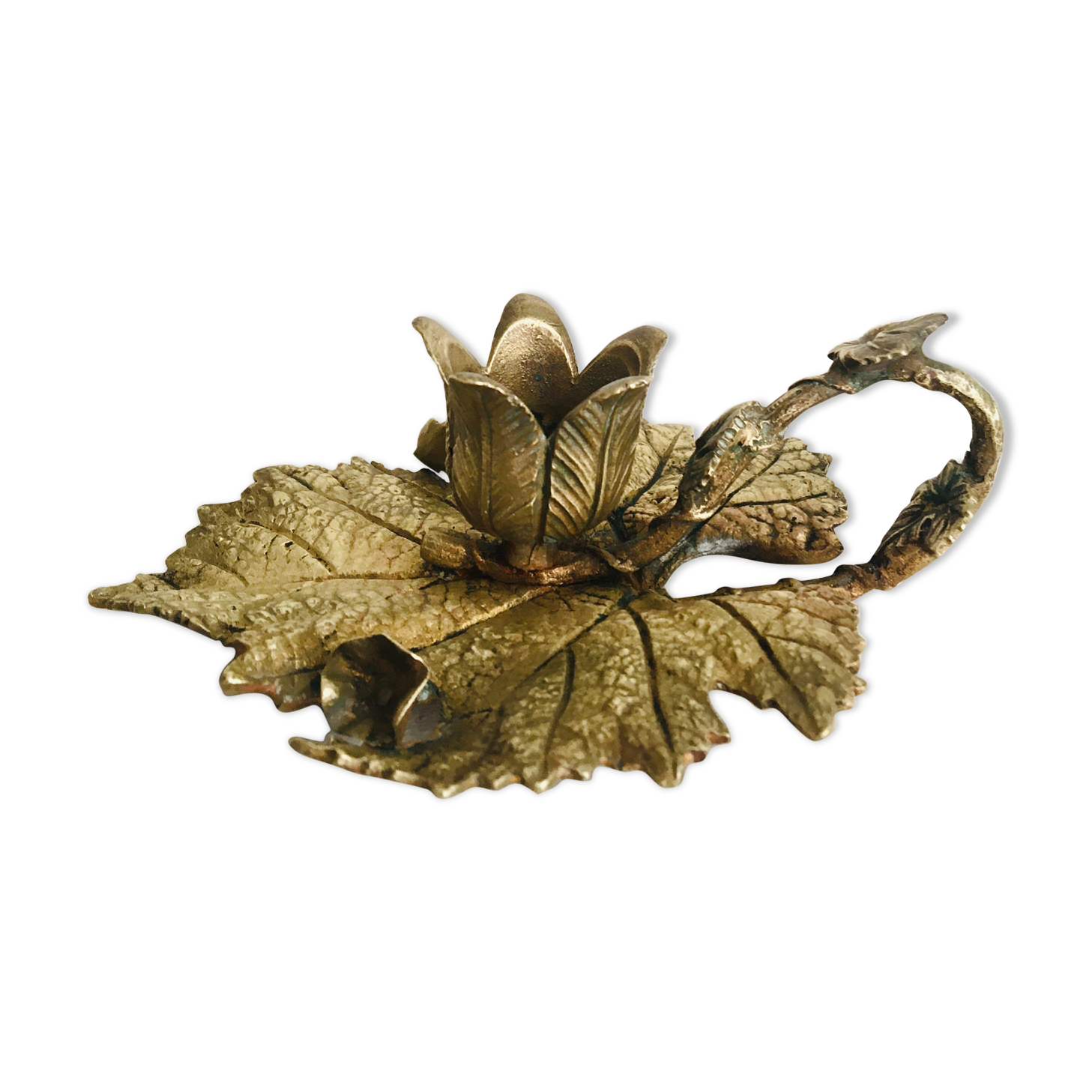 Carved vine leaf bougeoir, late 19th century