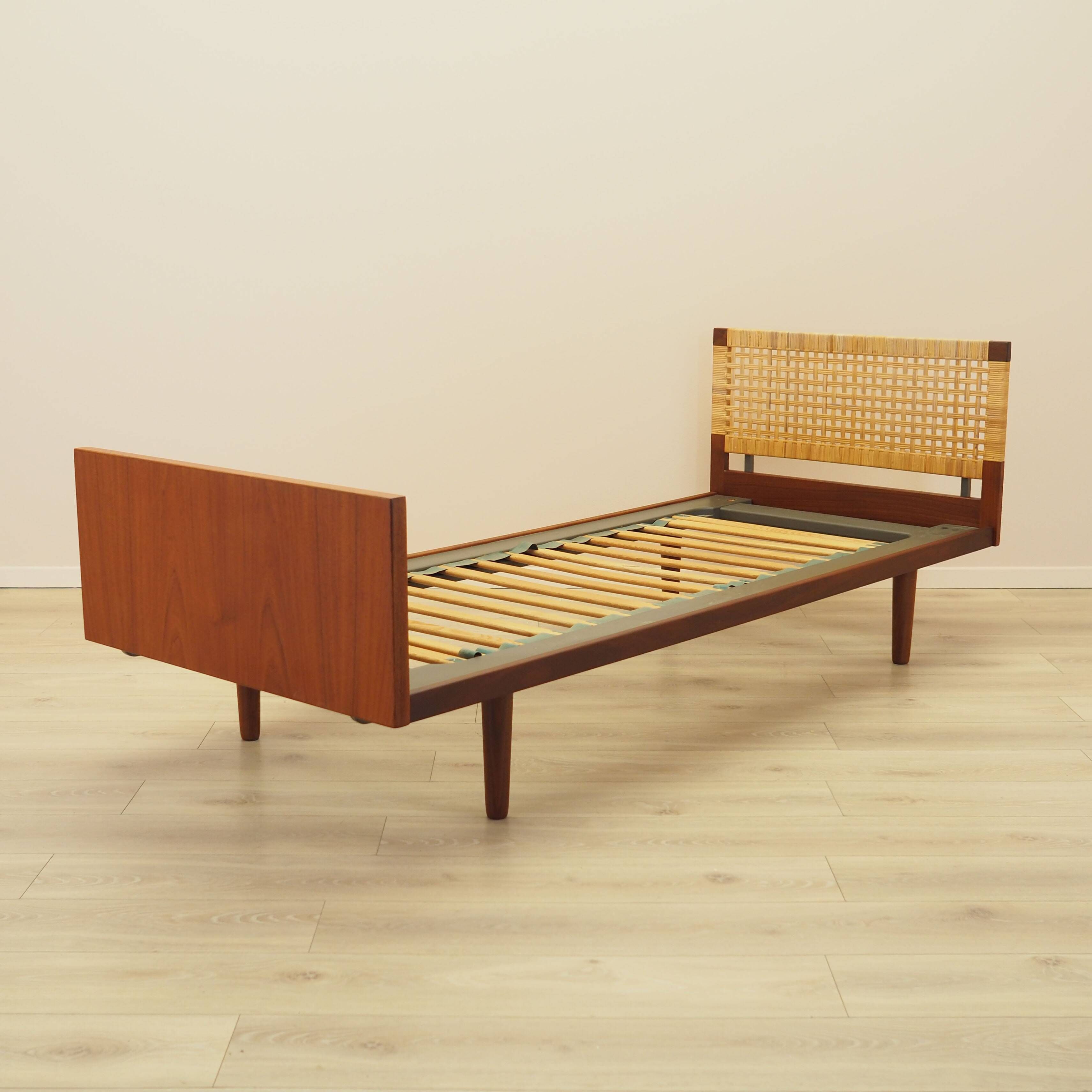 Teak bed, Danish design, 1960s, designer: Hans J. Wegner, Getama