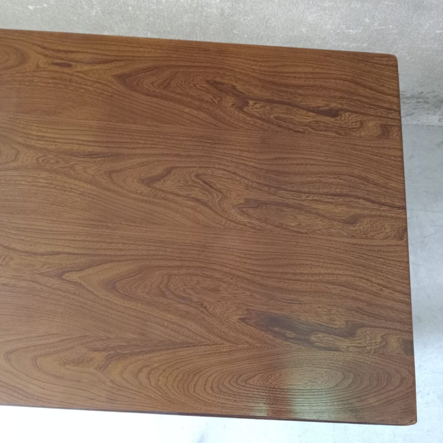 Elm table