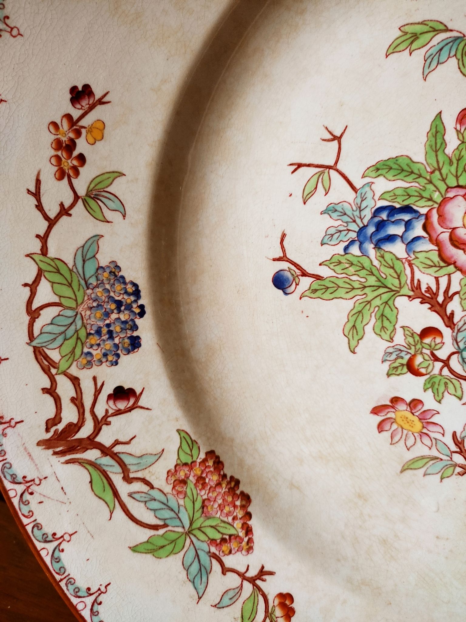 Plat rond terre de fer Minton par Sarreguemines