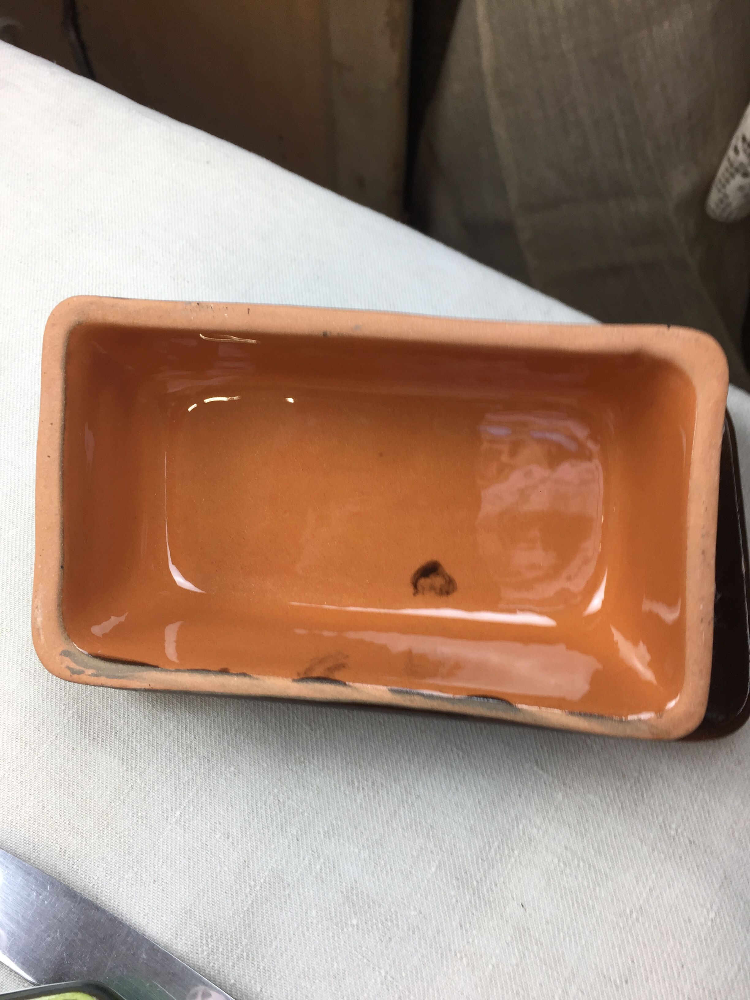 Beurrier artisanal en terre émaillée