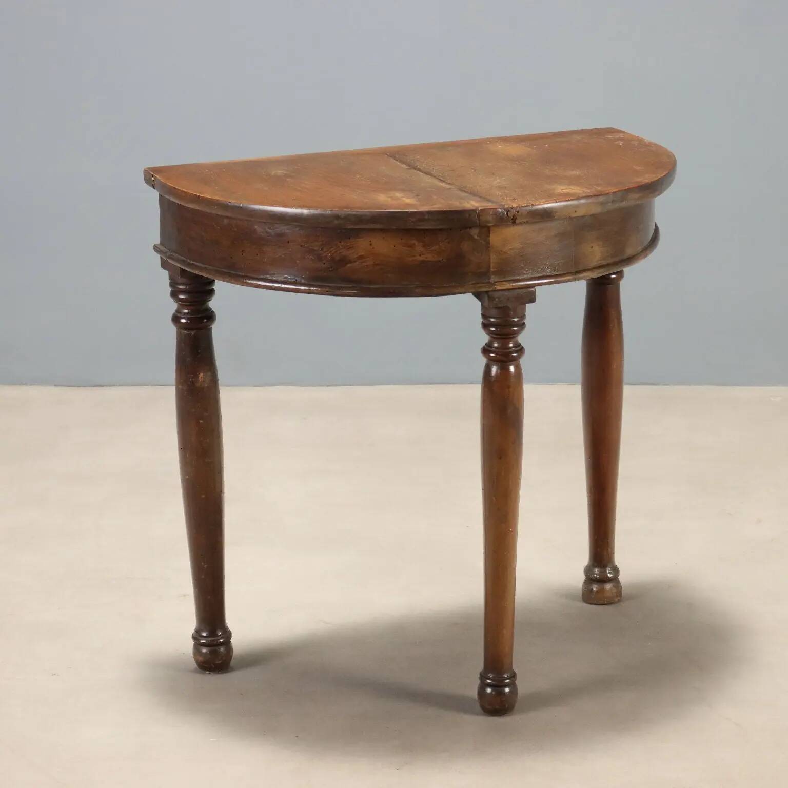 Half-moon console in walnut - Italy 19th century