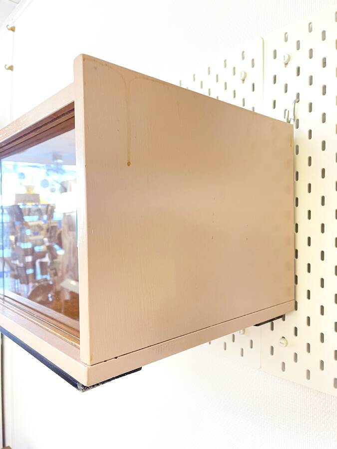 Pink glass wall bookcase, 1960