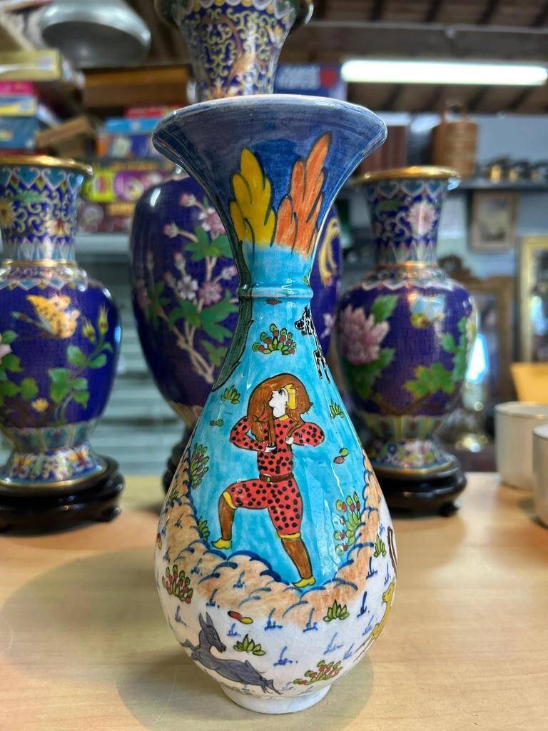Rare vintage vase Altin Gini in Turkish Kütahya glazed earthenware, handmade and signed.