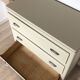 Commode vintage couleur crème d'artichaud