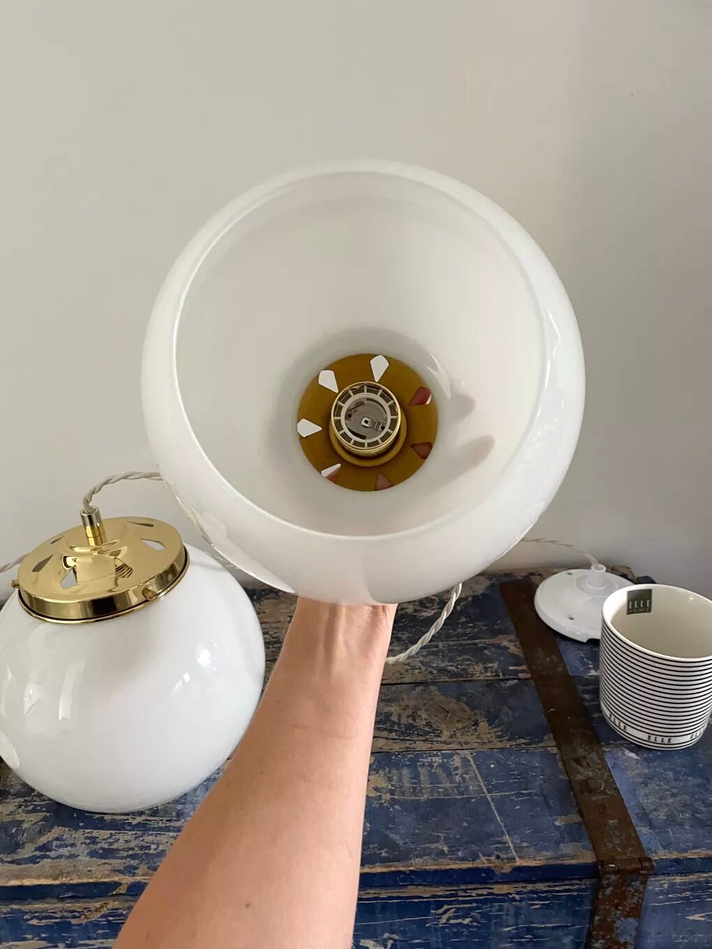 Hanging lamp white opaline