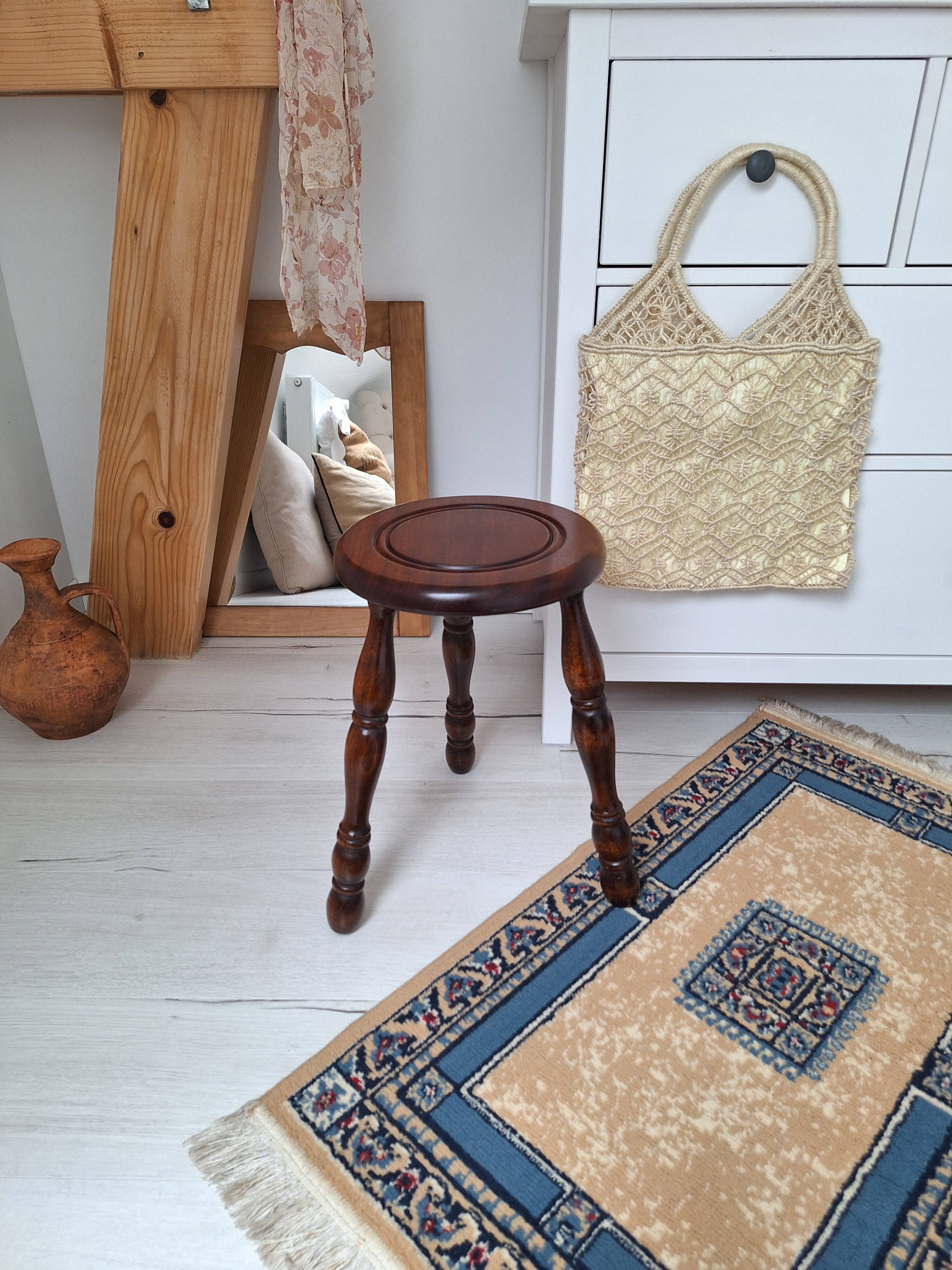 Tabouret tripode