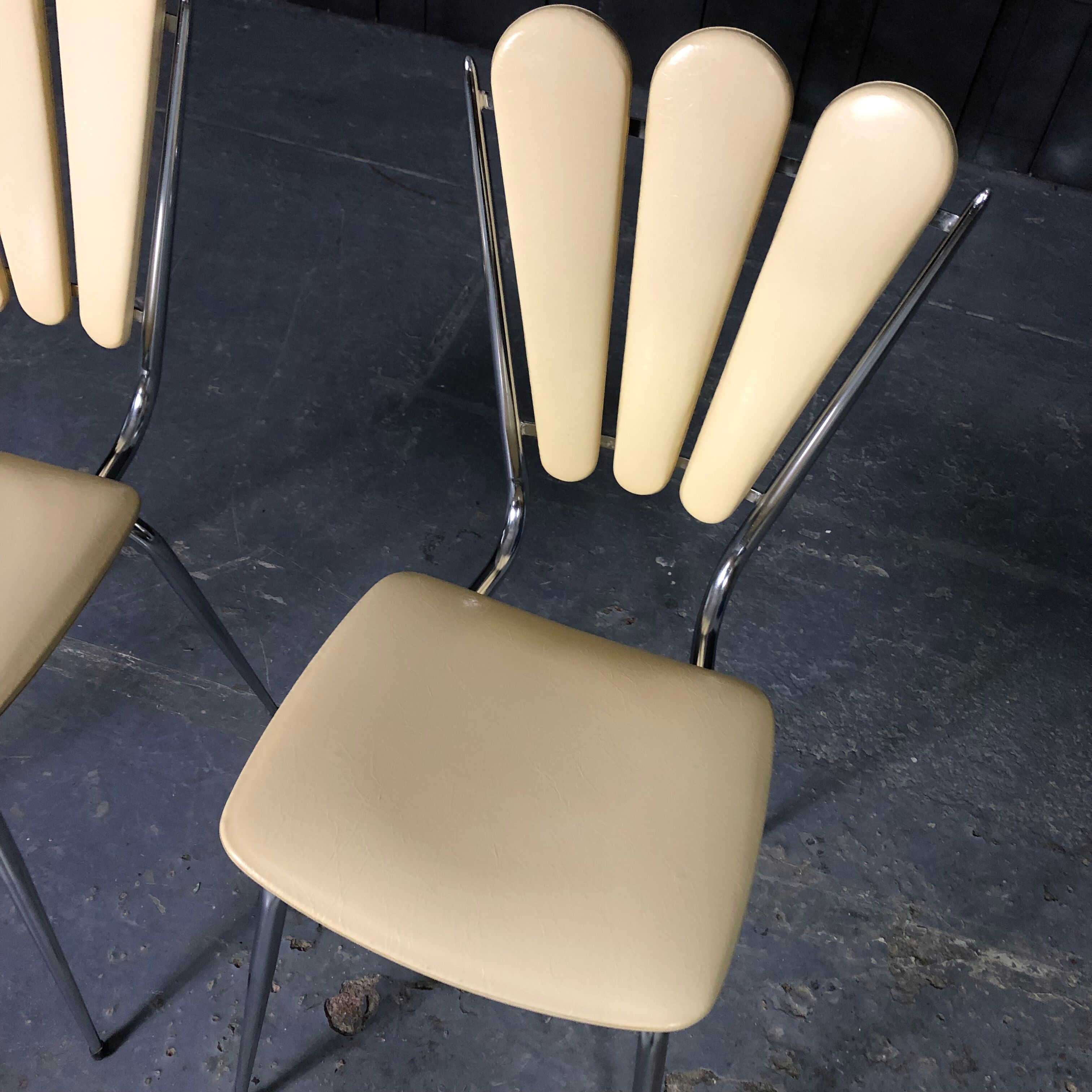 Pair of chairs "Petals" 70s