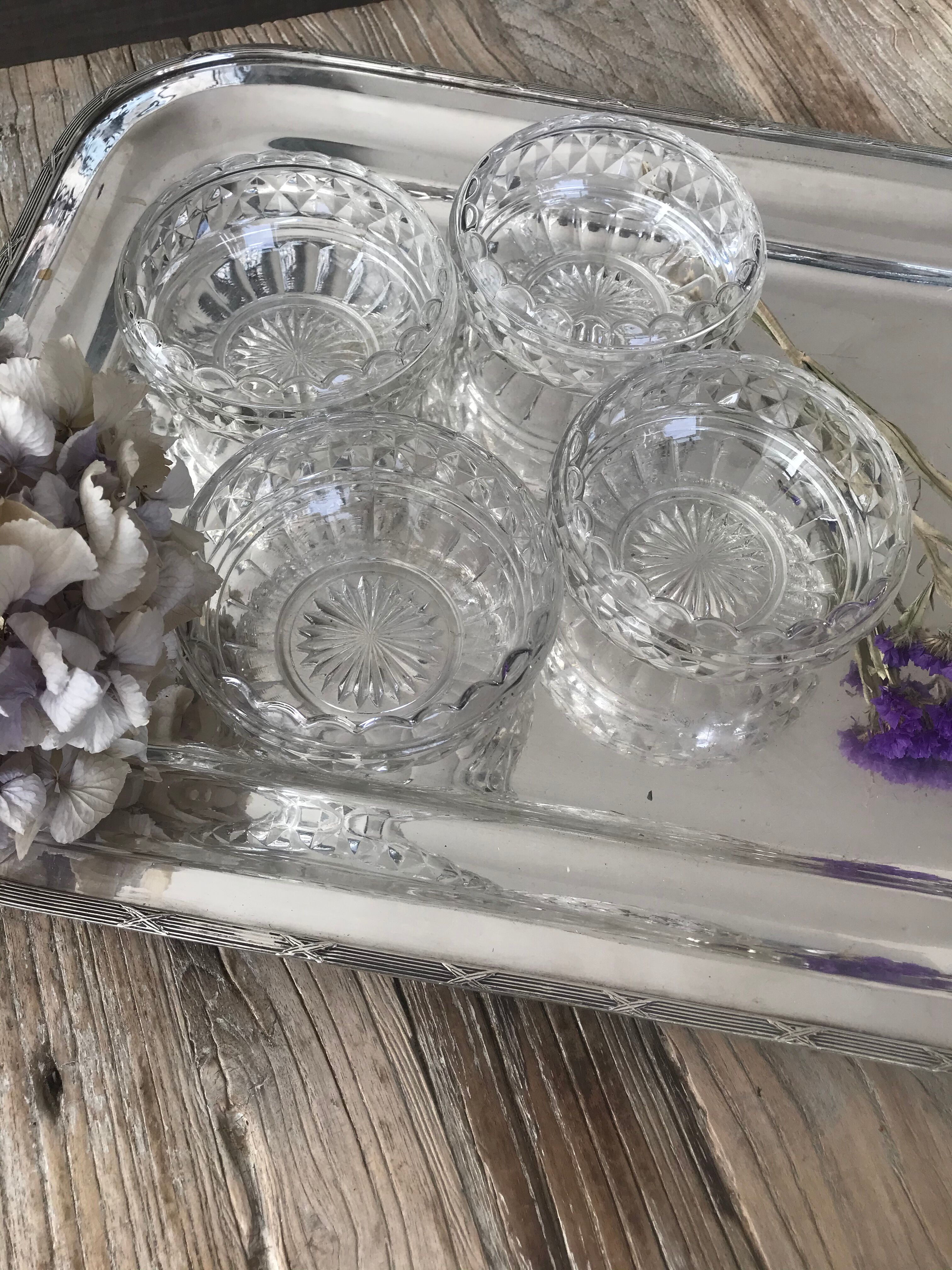 Lot of 4 dessert cups in chiseled glass
