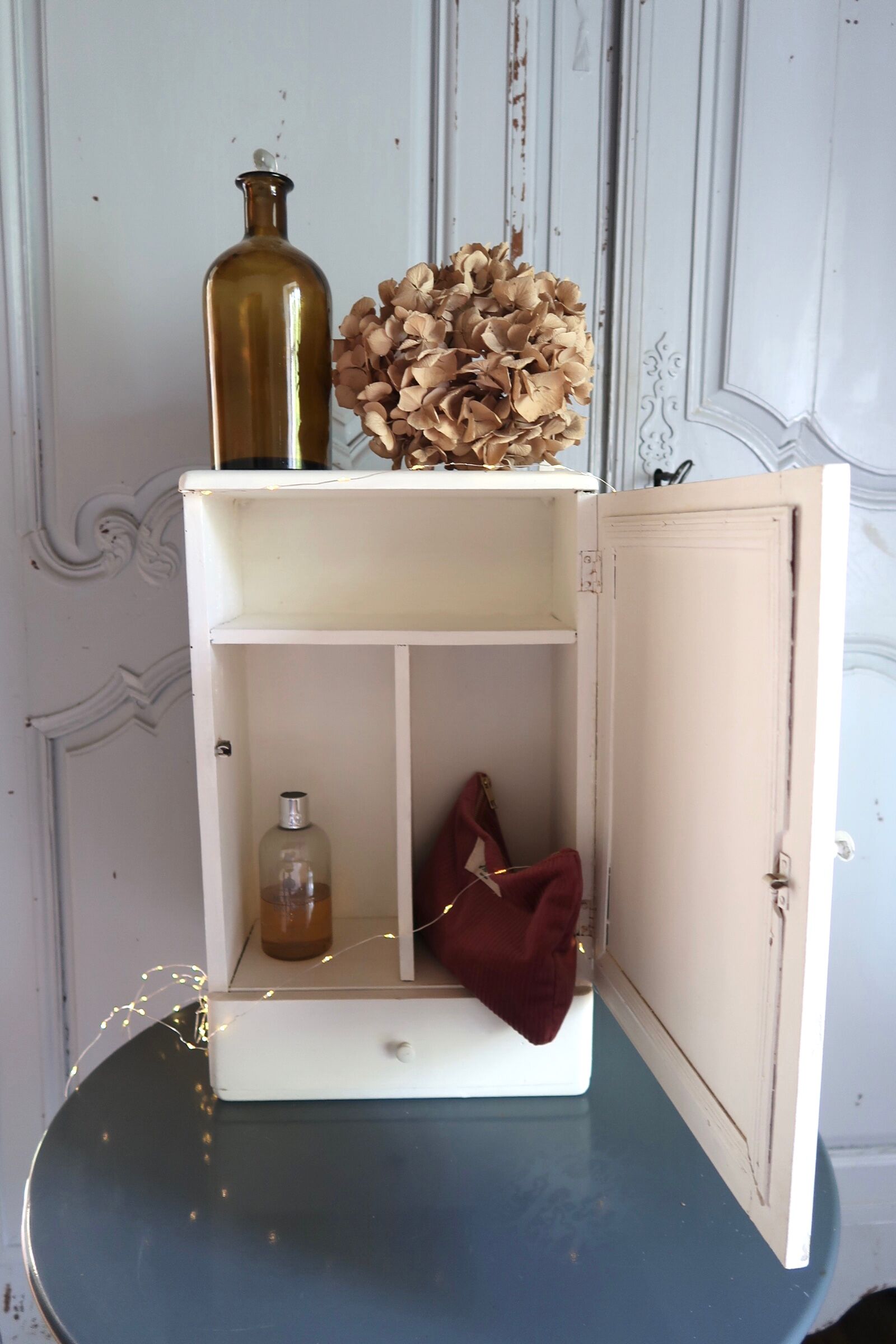 Armoire à pharmacie avec miroir