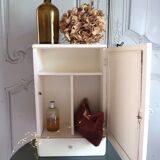 Armoire à pharmacie avec miroir