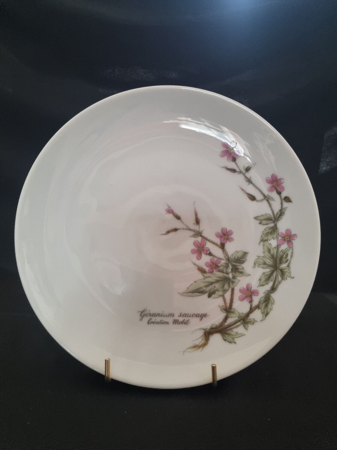 Decorative fine porcelain plate