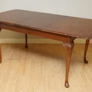 Queen Anne Dining Table in Walnut with Carved Legs, 1930s