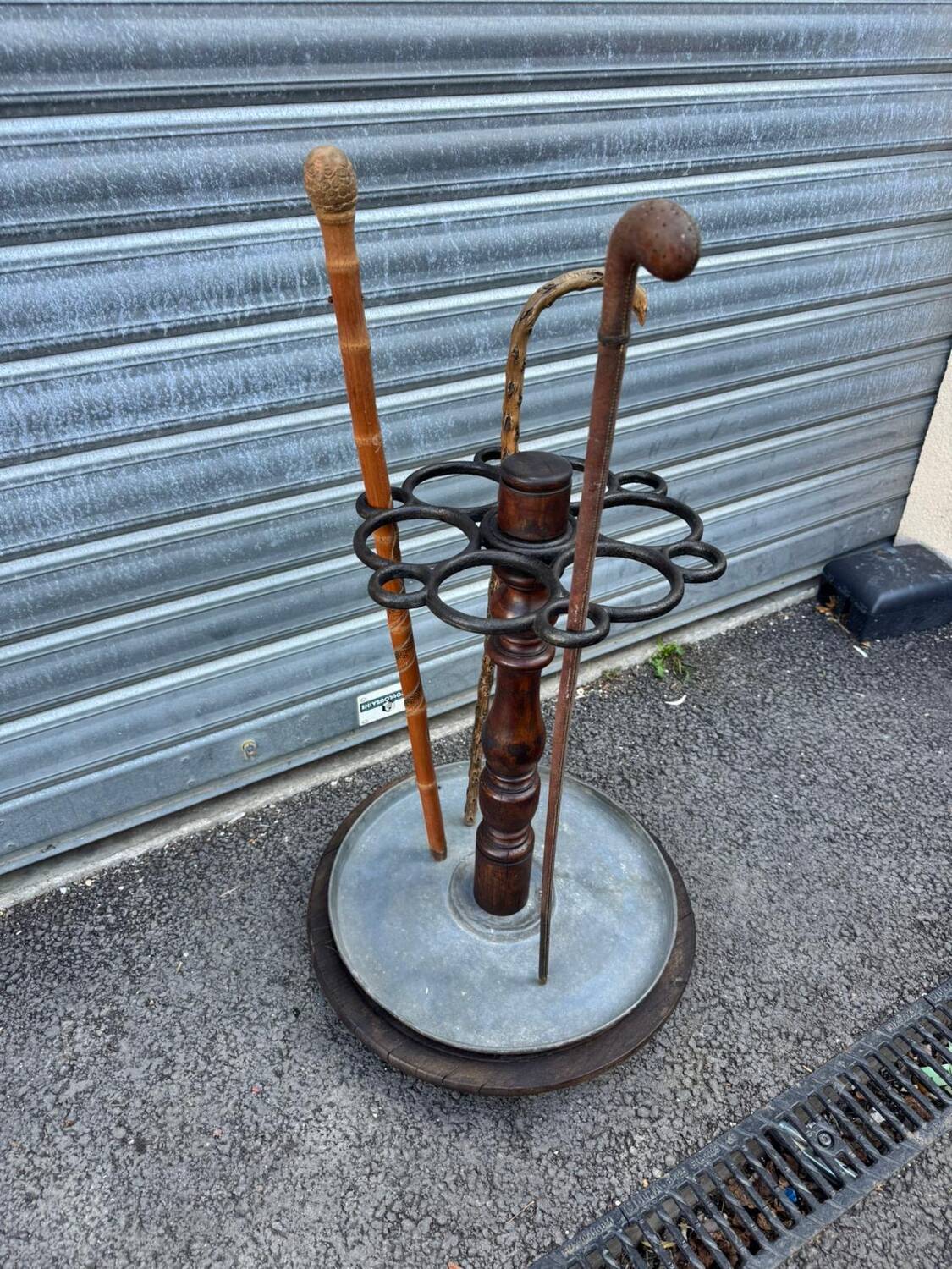 Important period walking stick and umbrella stand from the 1900s