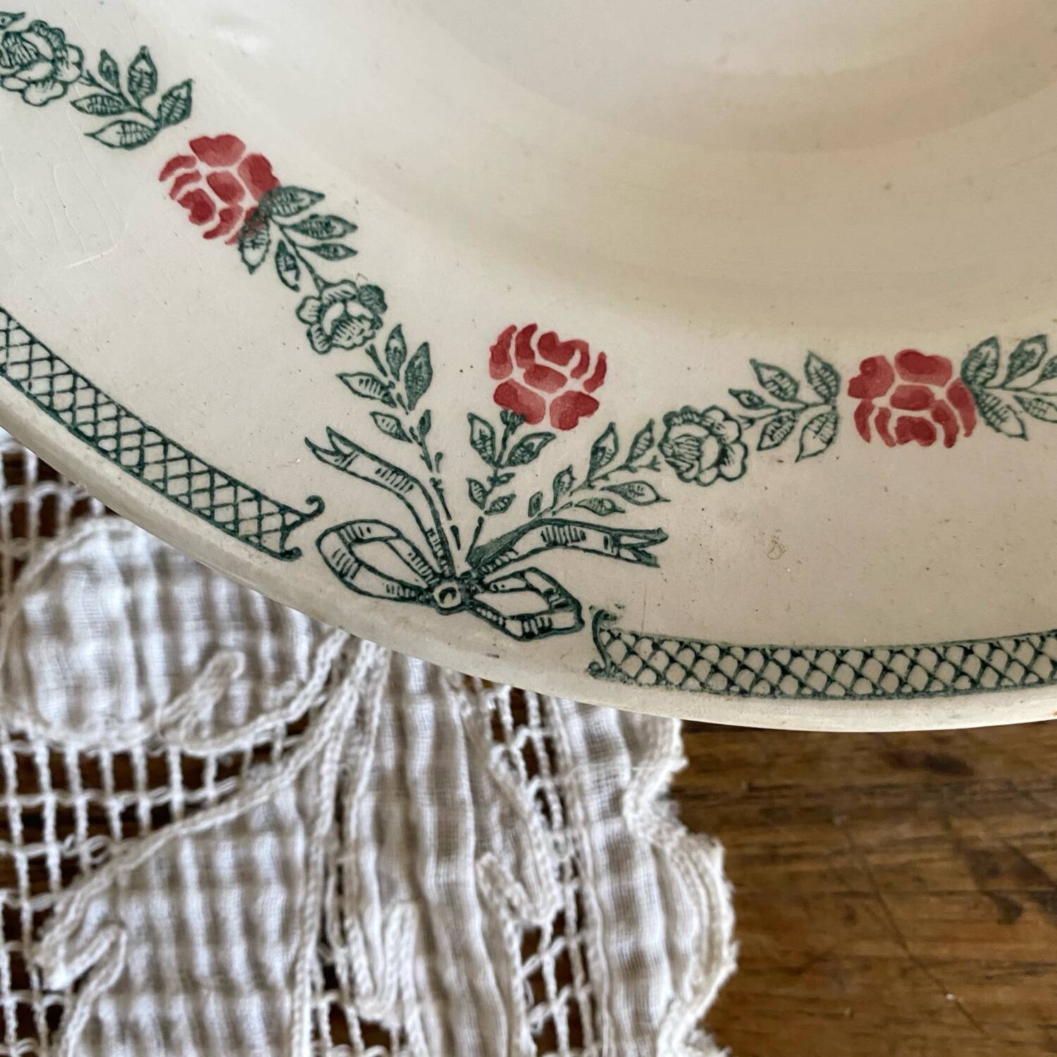 Moulin des Loups soup plates with garlands