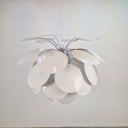 Suspension Discocó blanche par Christophe Mathieu pour Marset, années 2000.
