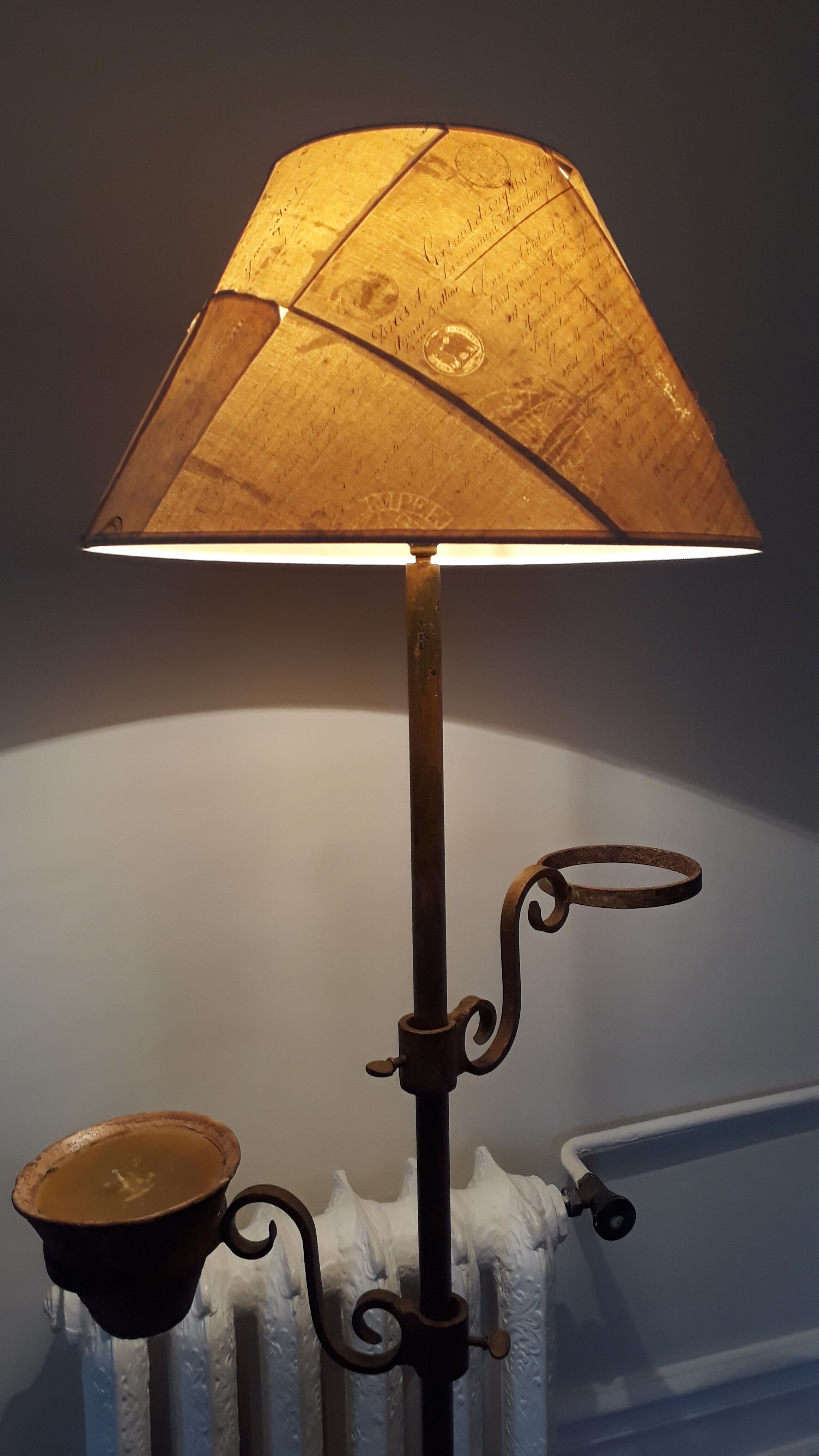 Floor lamp