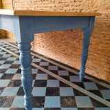Farm table
