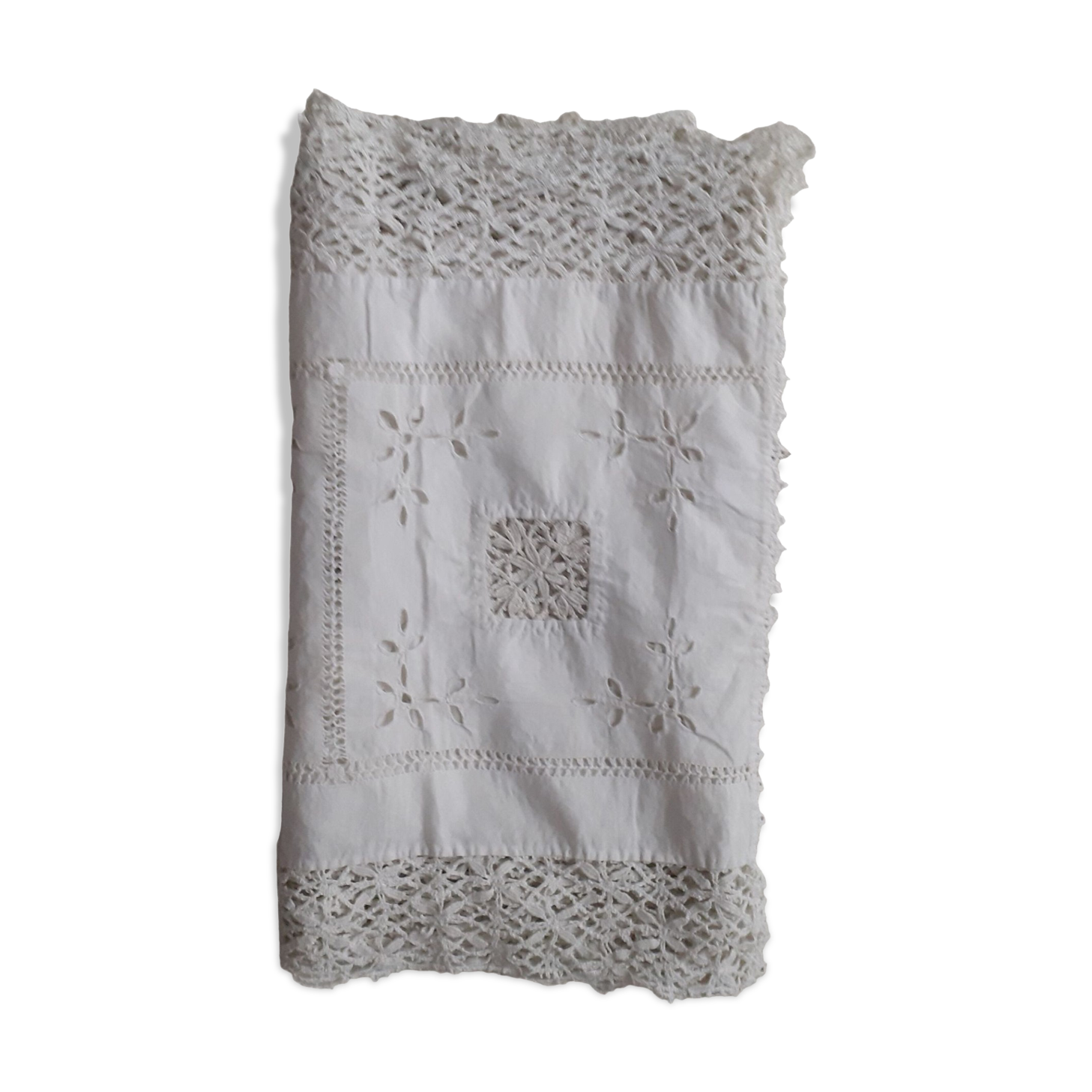 Table runner, crocheted lace and cotton.  R2