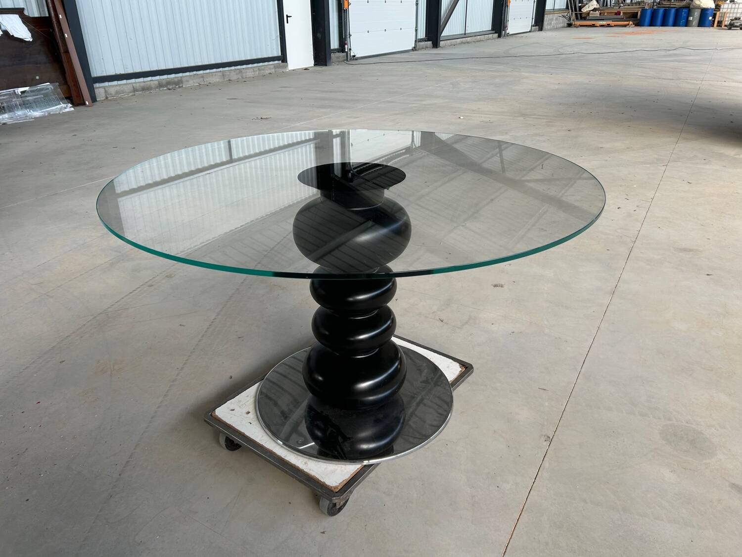 Round glass table