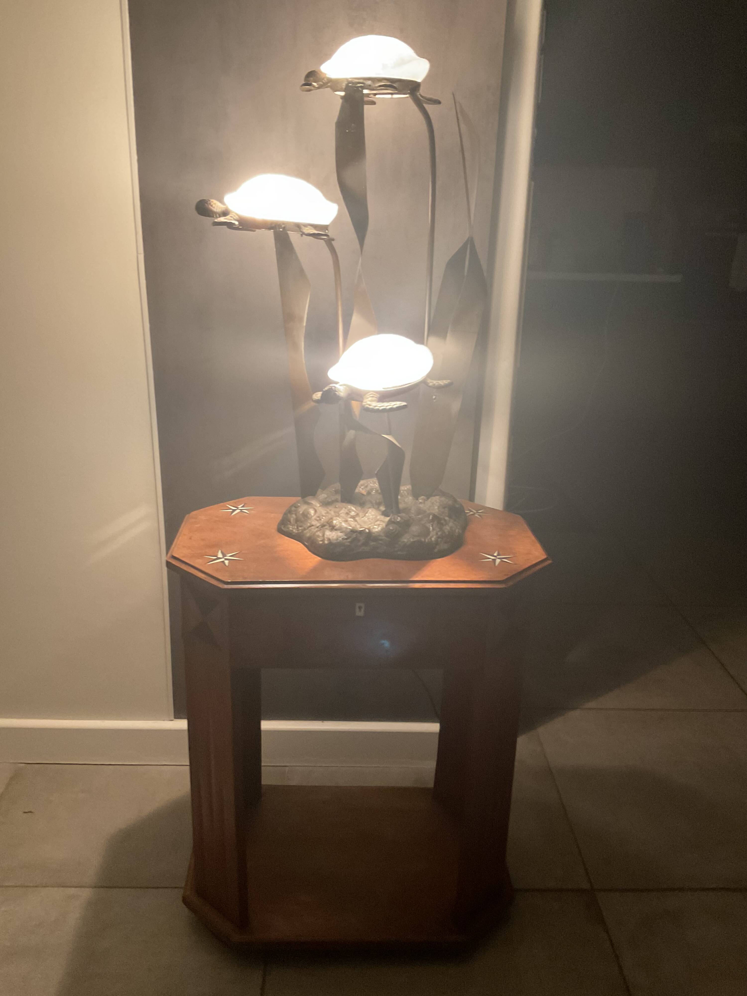 beautiful Art Deco lamp in excellent condition