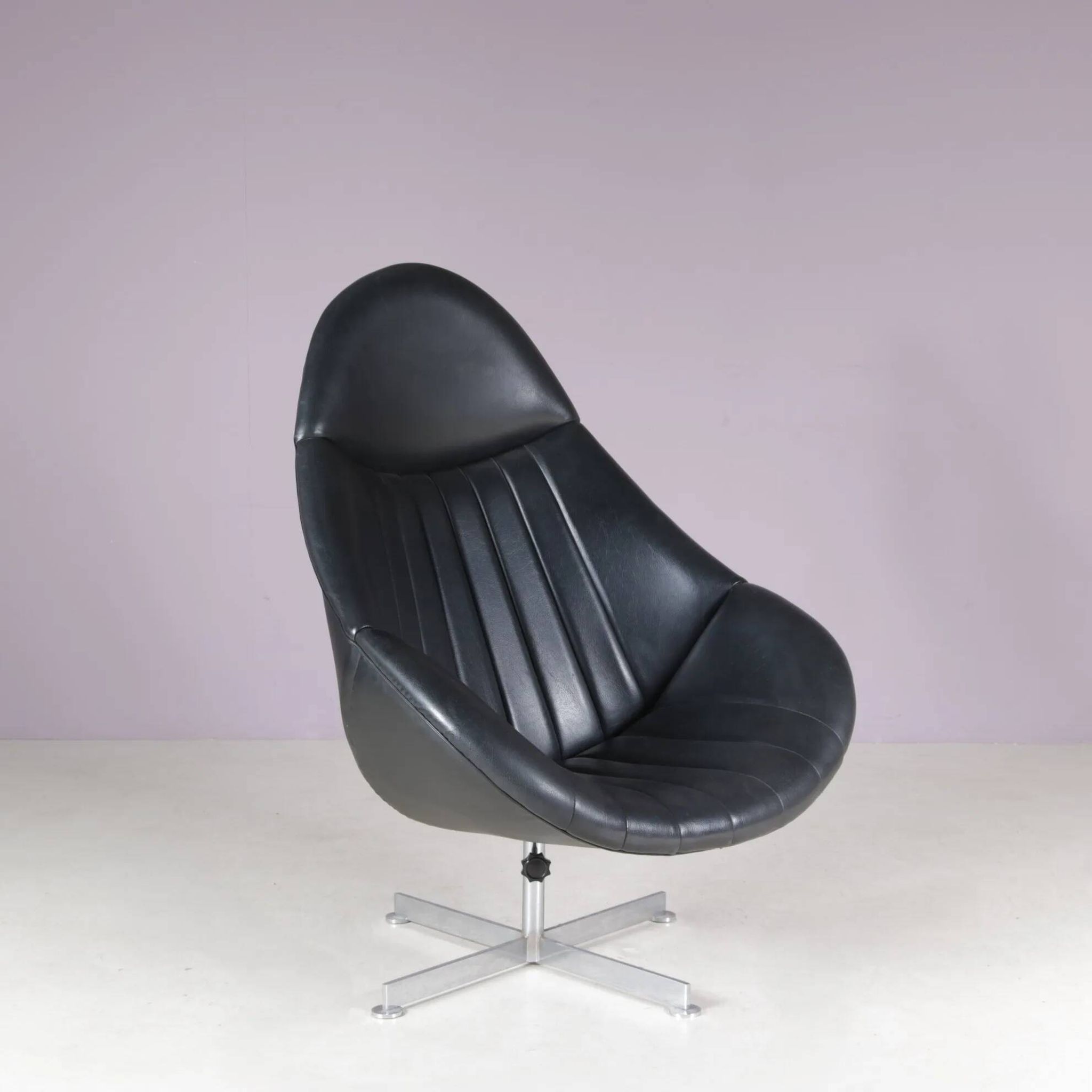 1960s swivel easy chair on chrome crossbase with black skai seat / Rudolf Wolf / Rohé, Netherlands