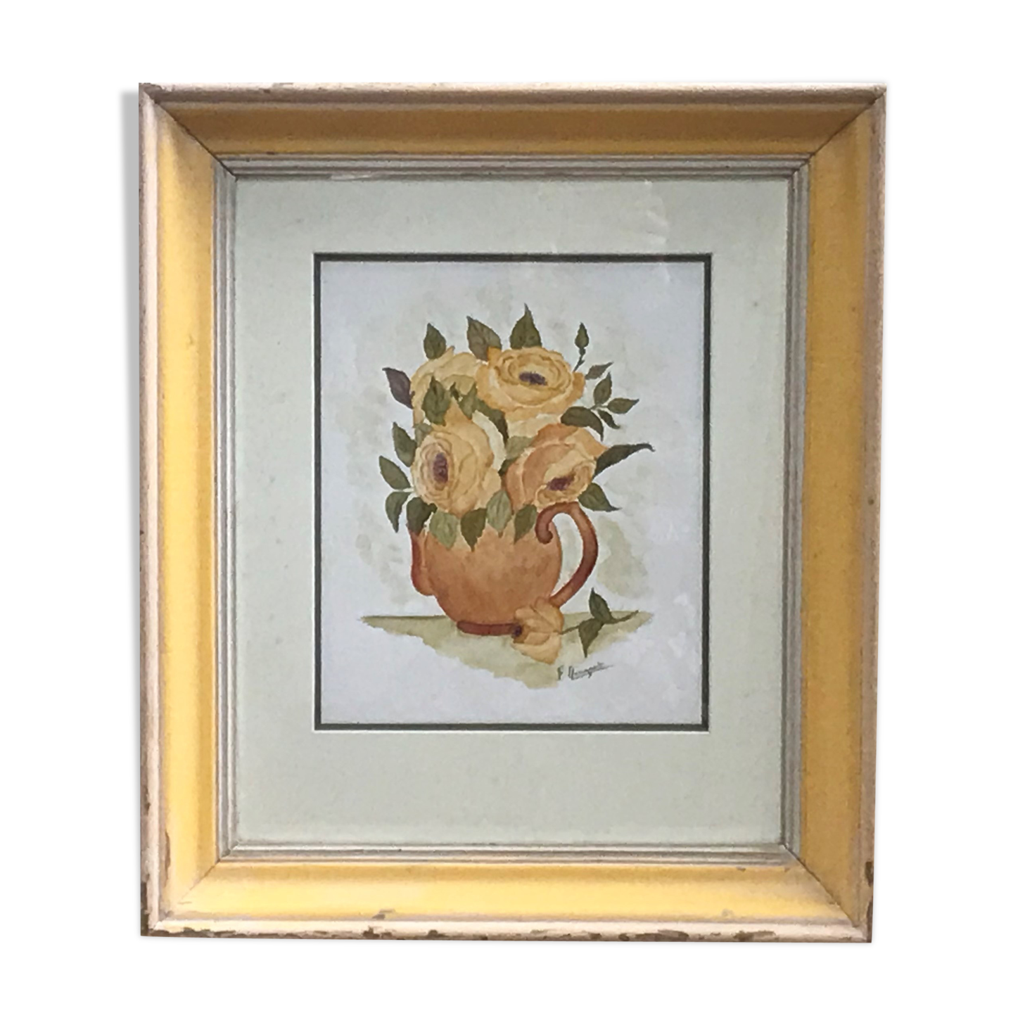 Table bouquets of yellow roses