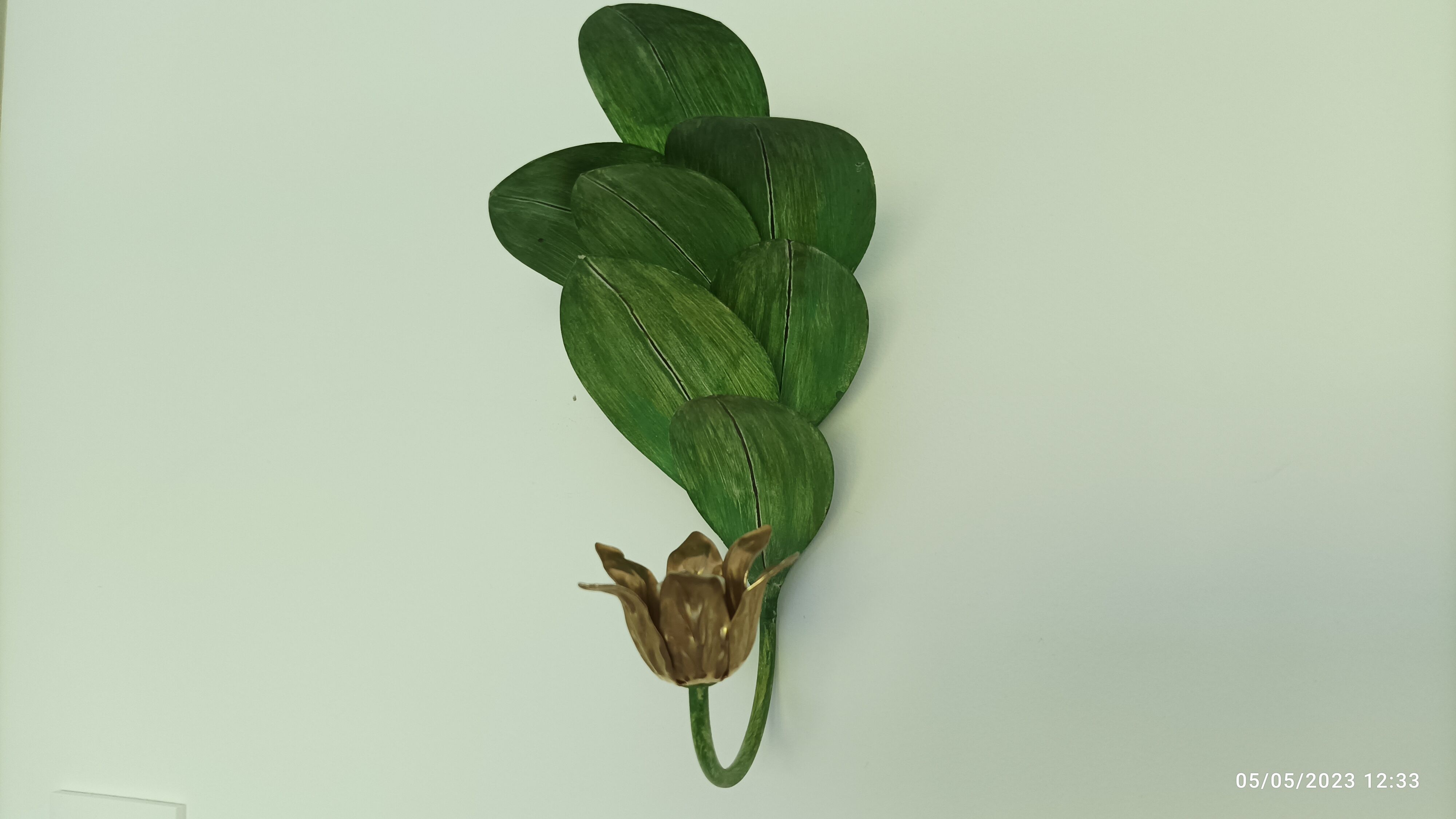 Vintage leaf wall lamp