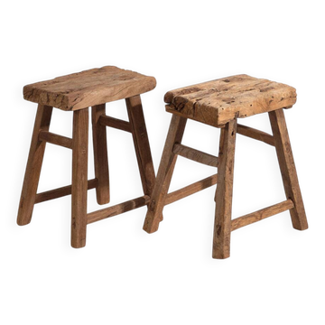 Tabourets anciens en bois massif (vers 1900). Ensemble de 2 pièces n°2