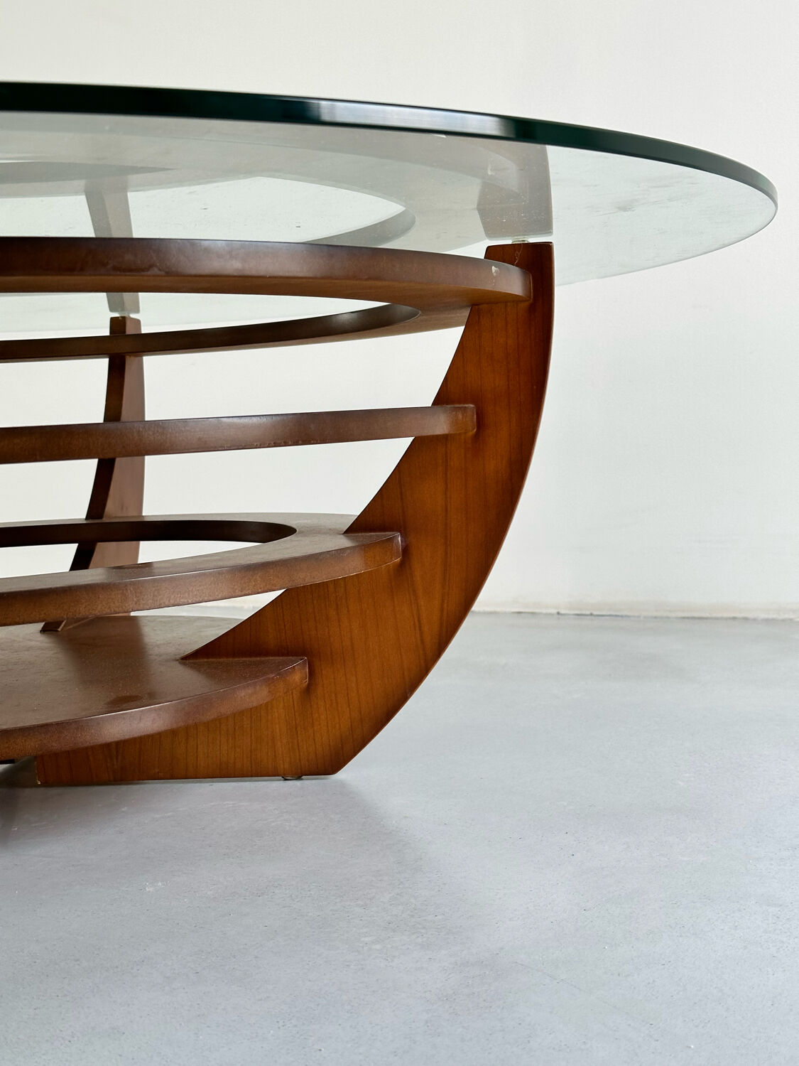 Designer coffee table, foot and circular top from the 60s