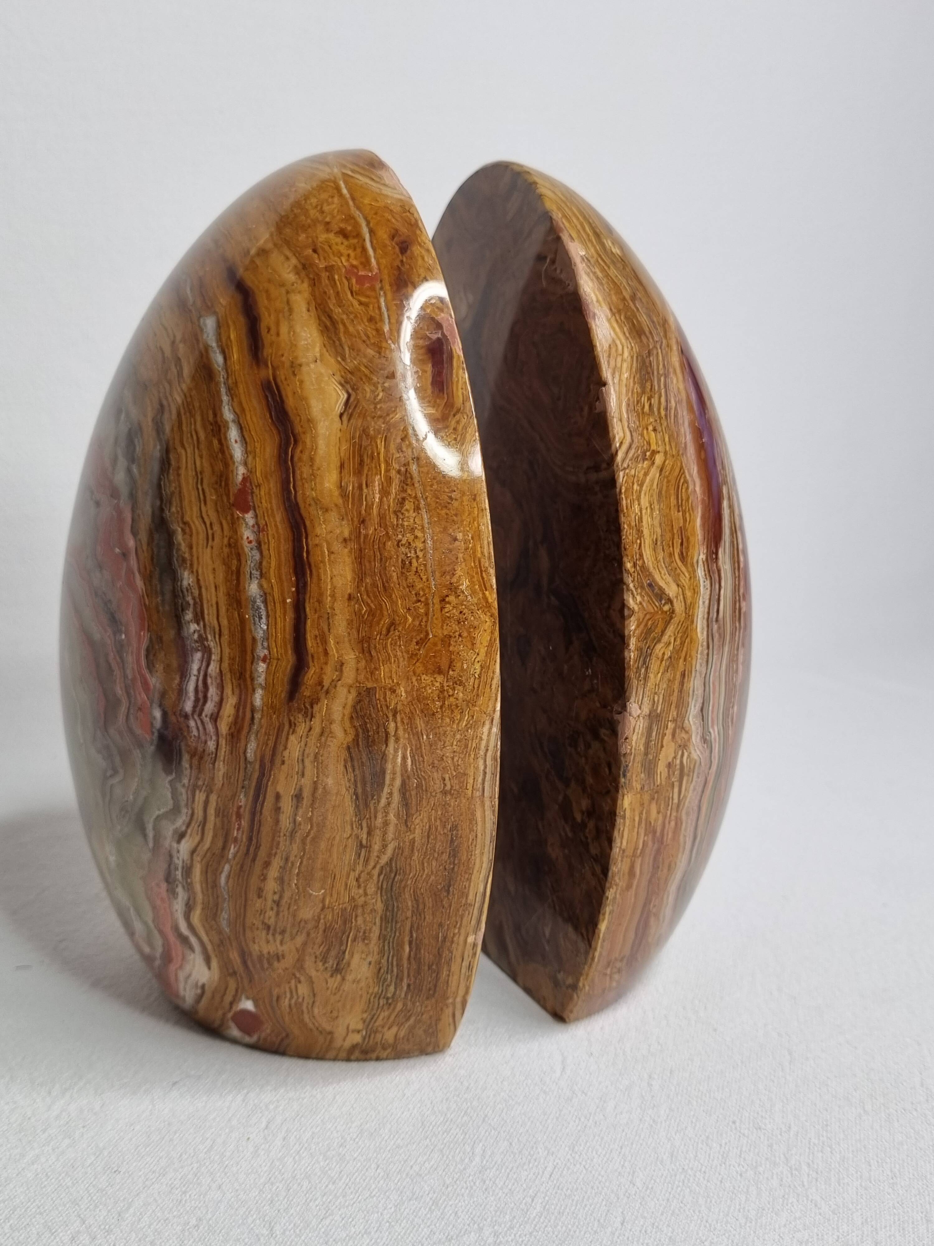 Vintage onyx marble bookends, ovoid shape, height 17 cm, 1970s