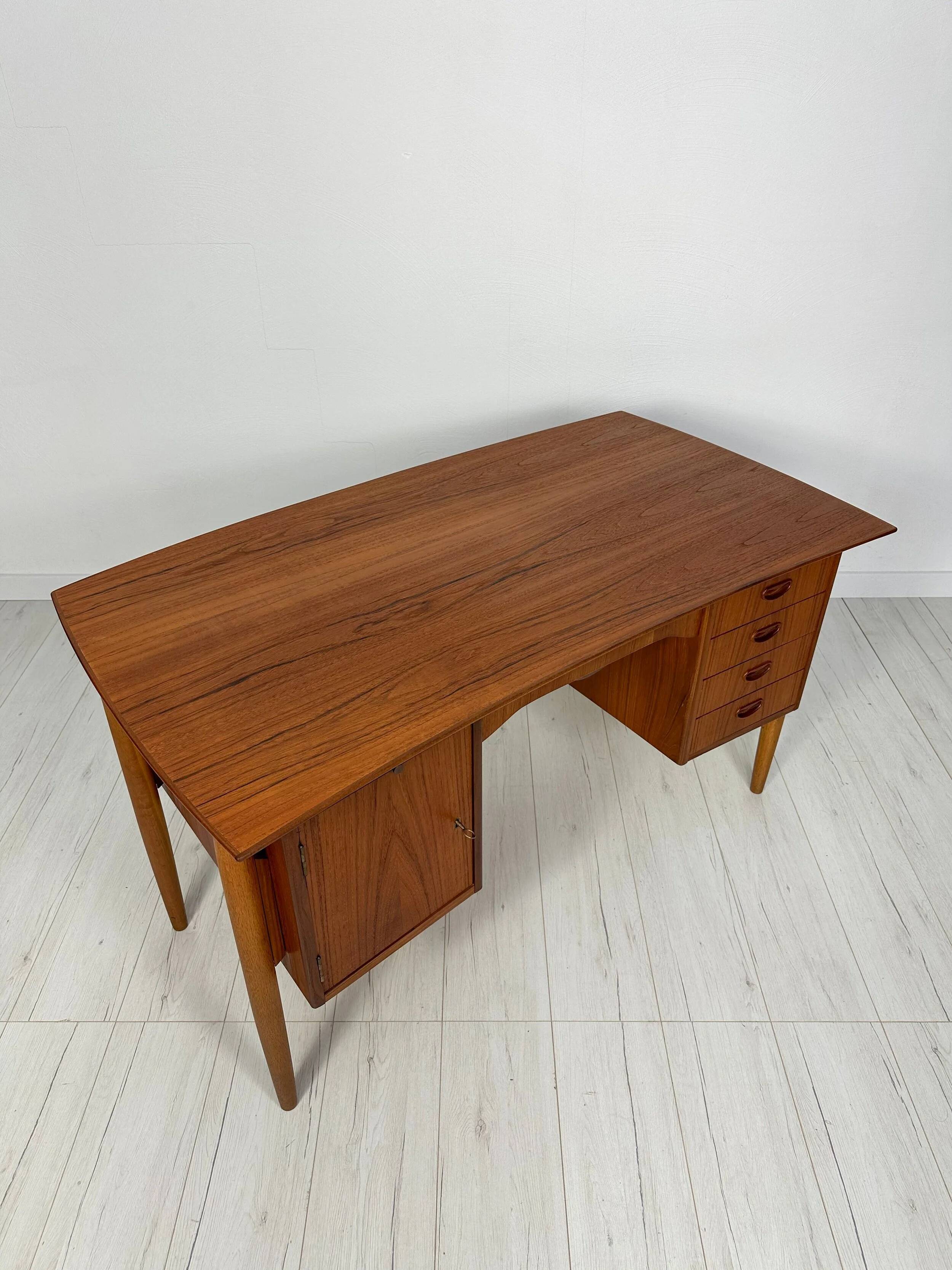 1960s Vintage Mid-Century Curved Danish Teak Writing Desk