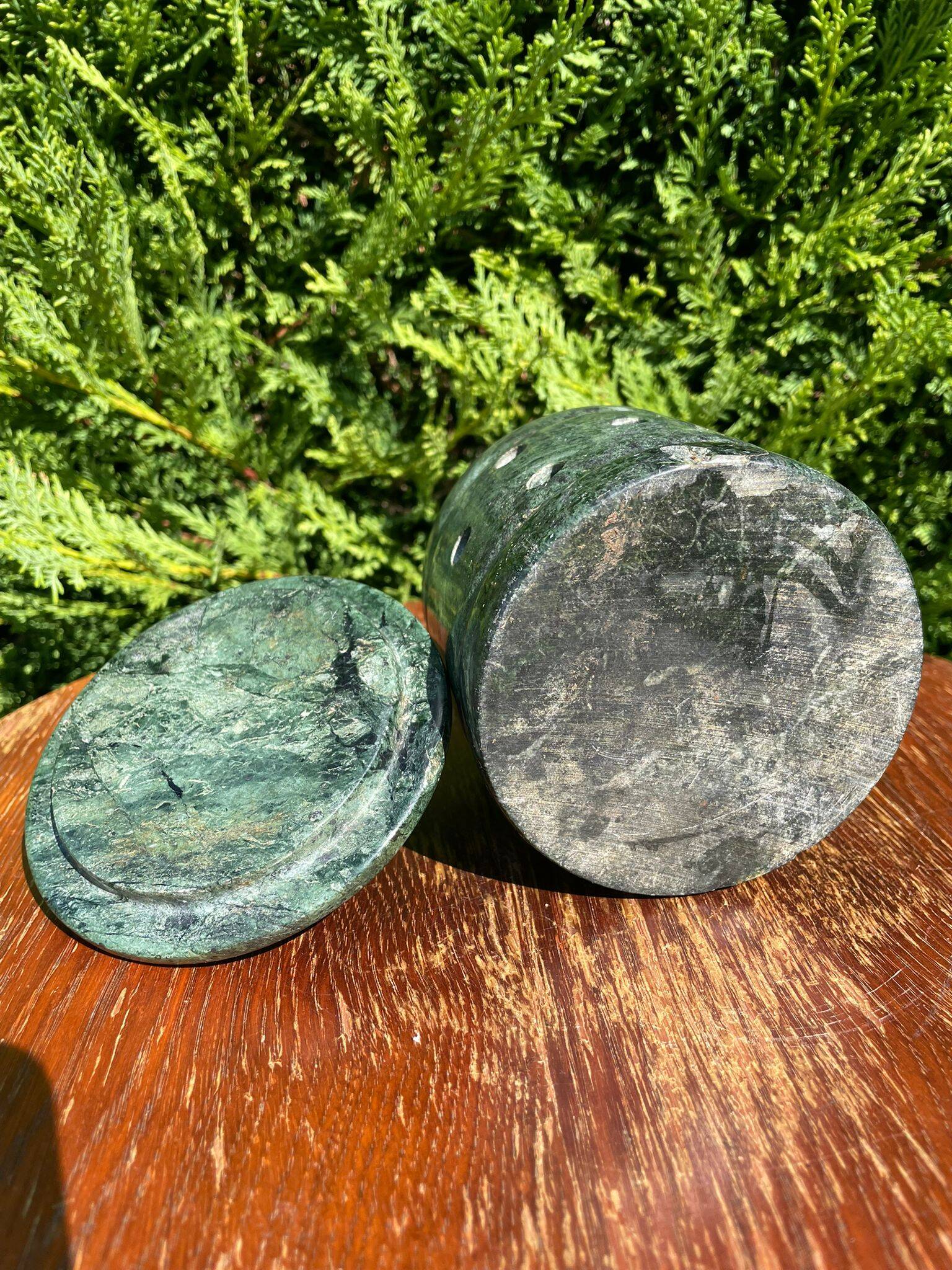 Green marble pot