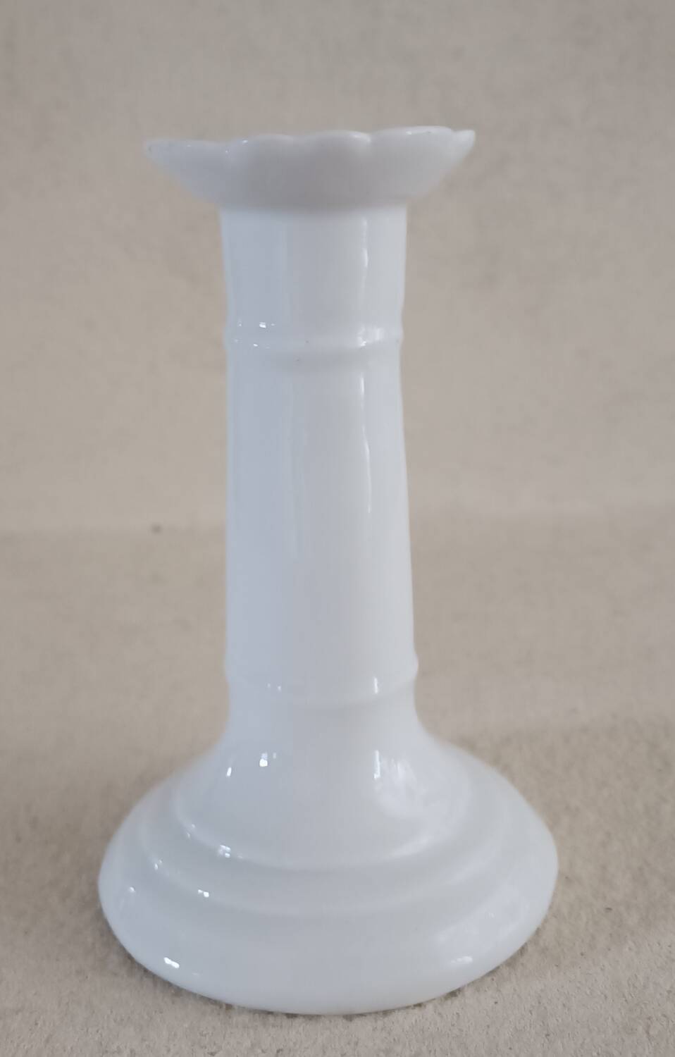 Porcelain candle holder