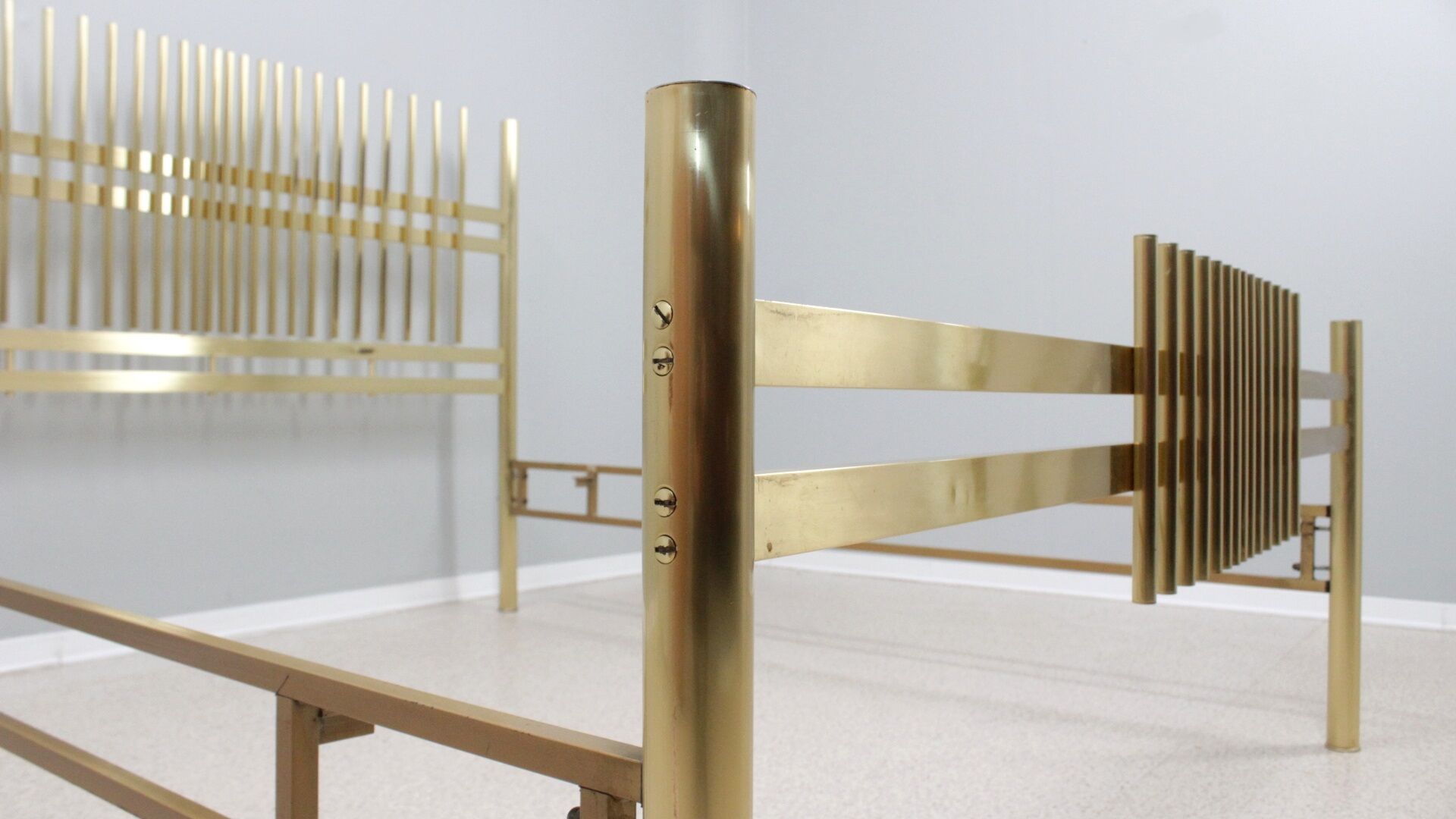 Vintage golden brass bed frigerio 1970s