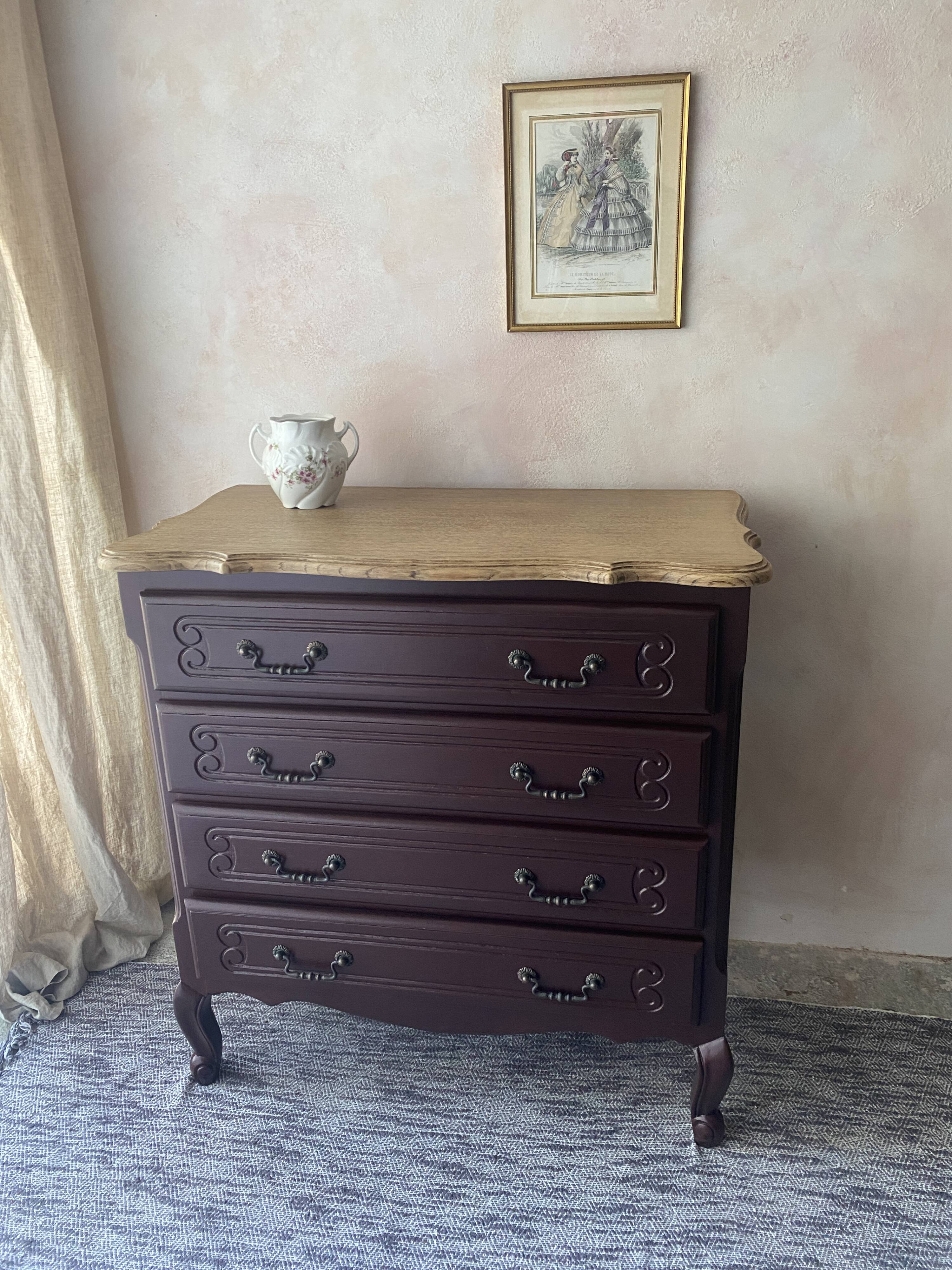 Commode style Louis Xv rénovée - plateau bois naturel et teinte profonde