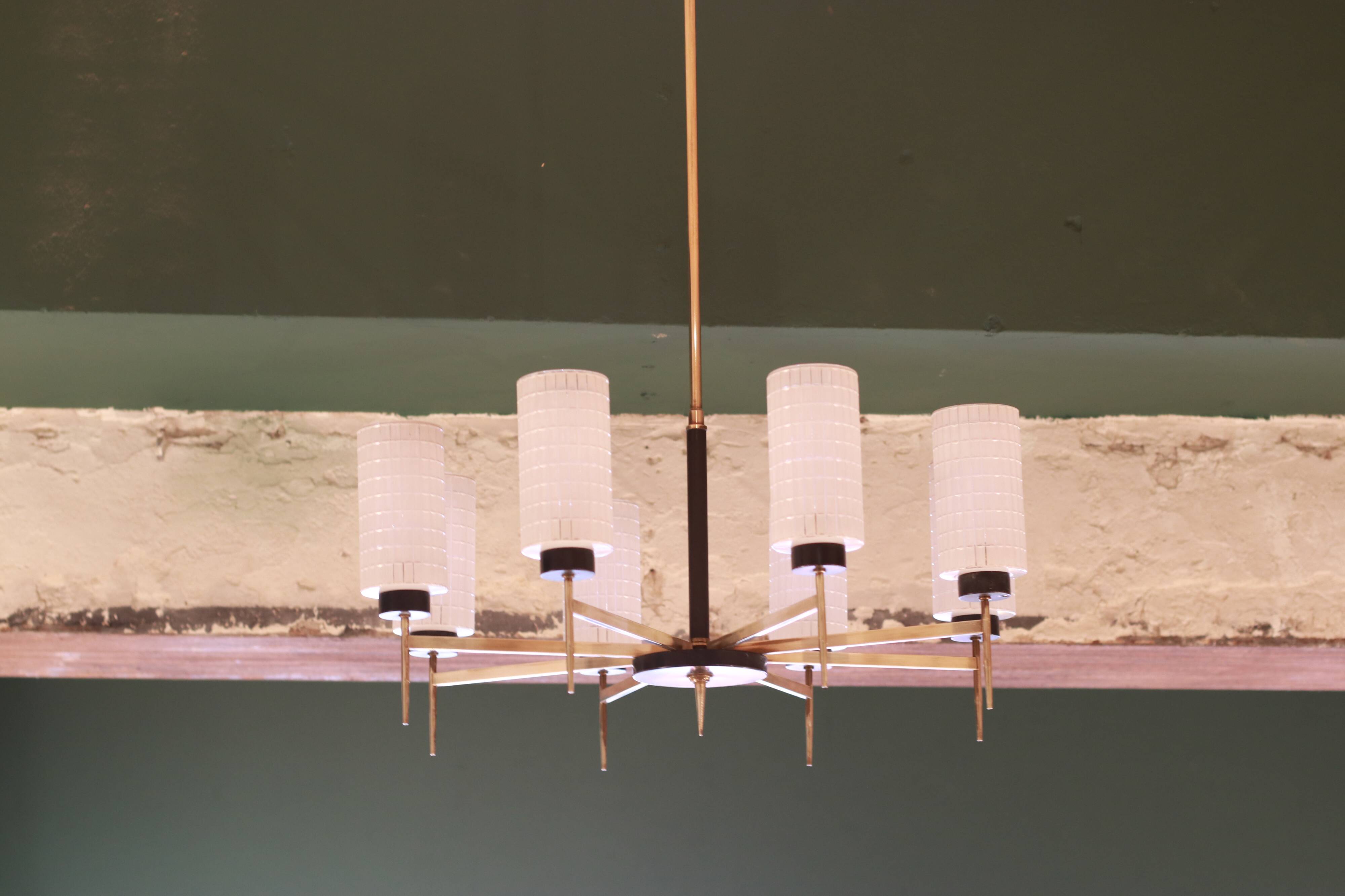 Lustre mid-century en laiton