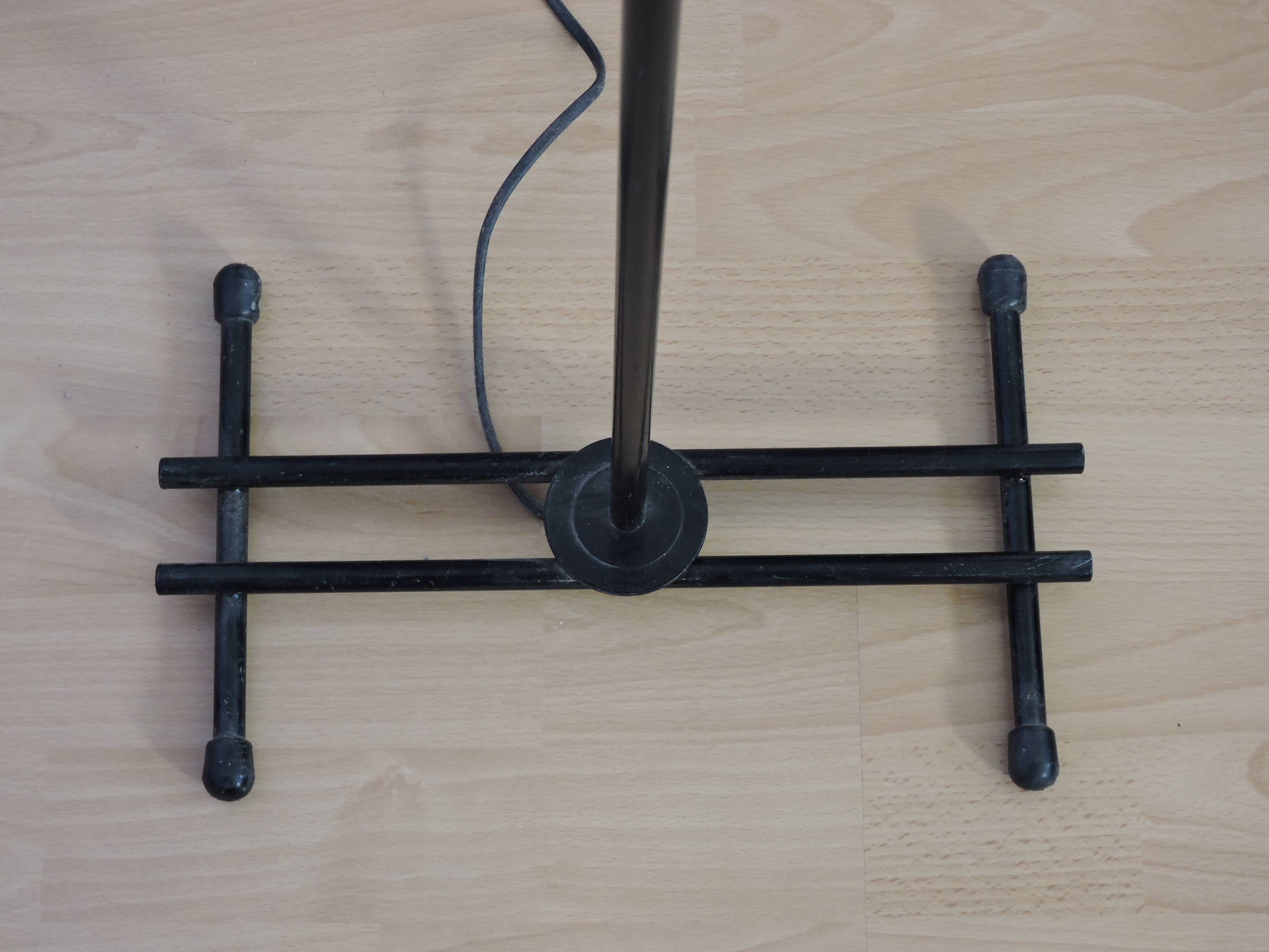 Minimalist arlus floor lamp