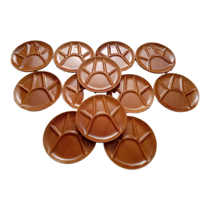 12 assiettes