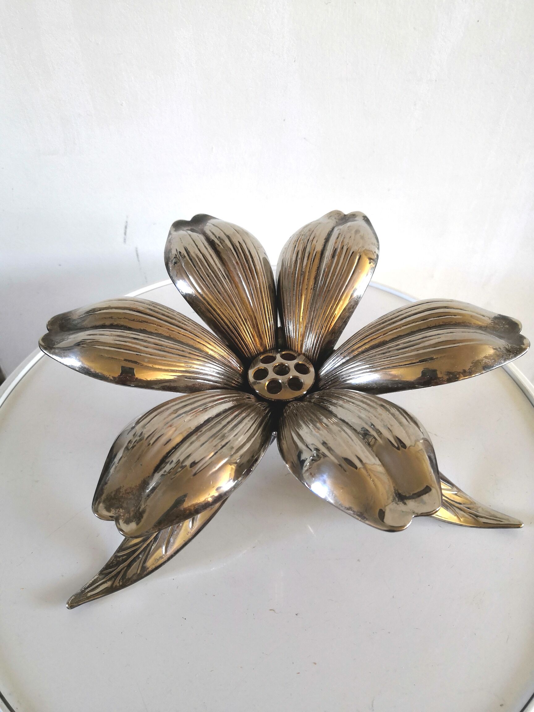 Ashtray flower petals Cenicero WA Italy 60s