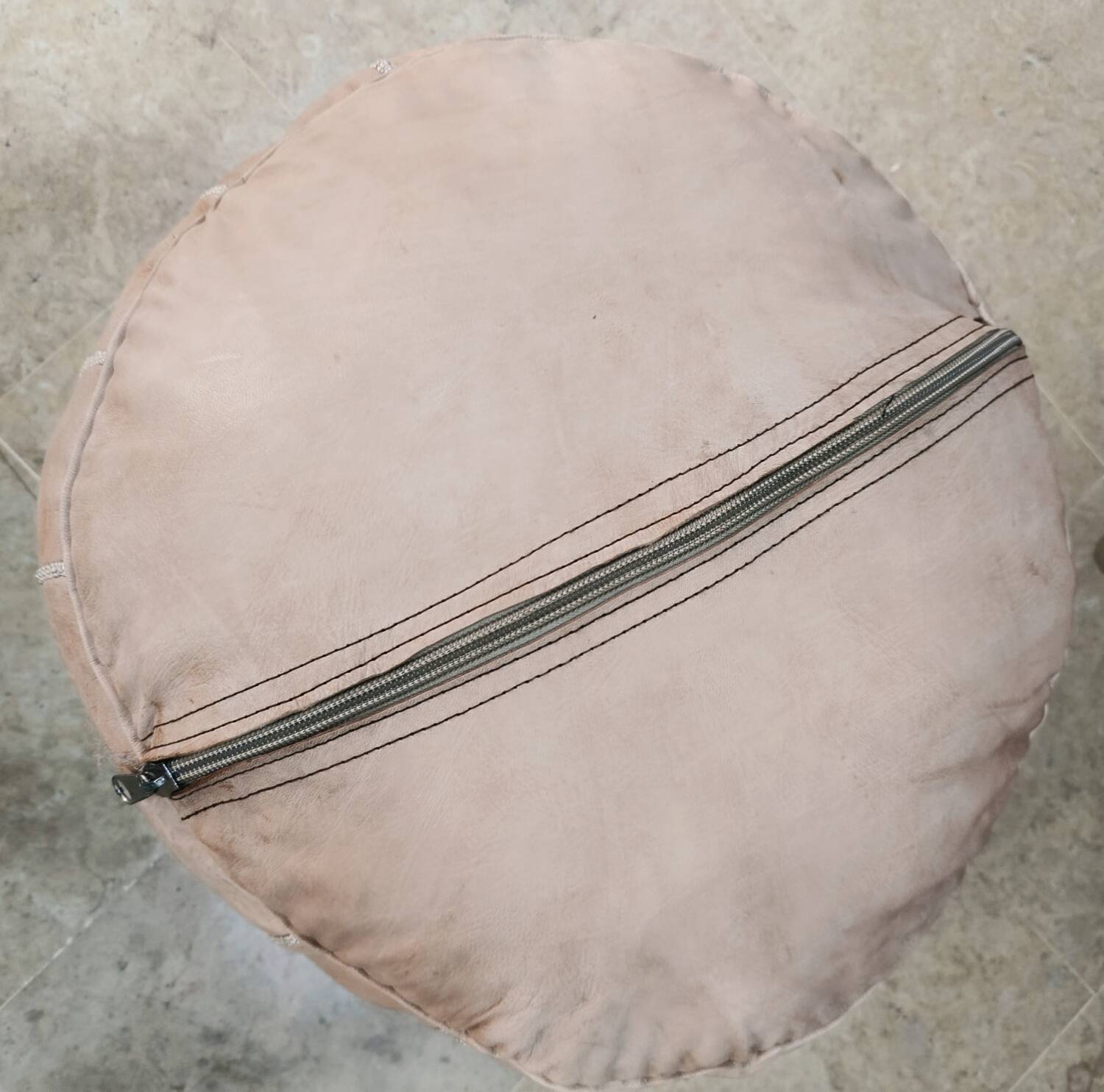 Moroccan pouf in embroidered natural leather