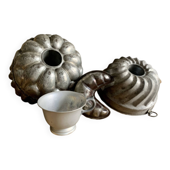 Set of 4 old baking form