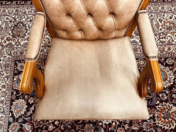 Chaise de bureau classique anglaise de président marron clair