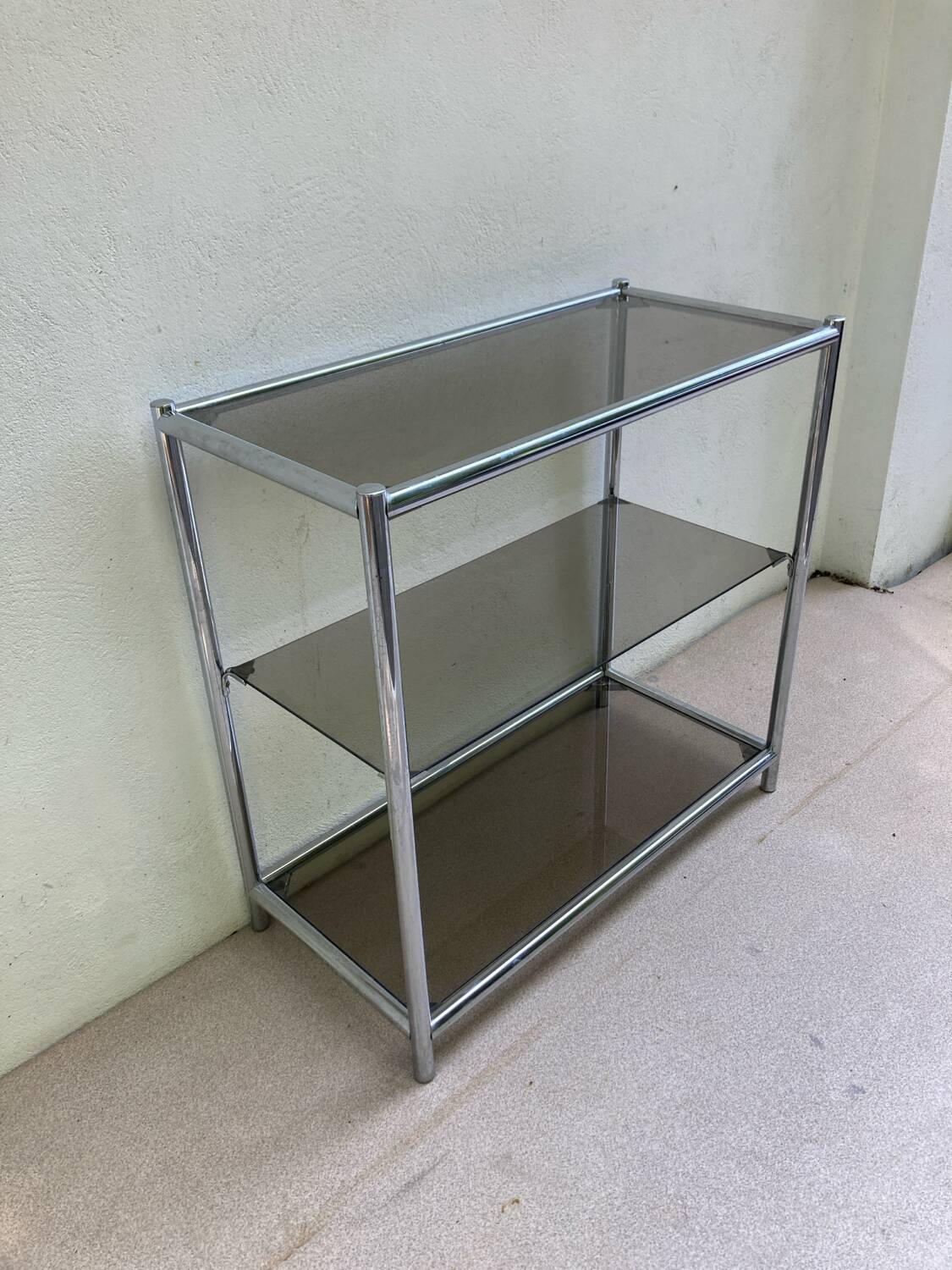 Étagère console chromée verre fumé années 70