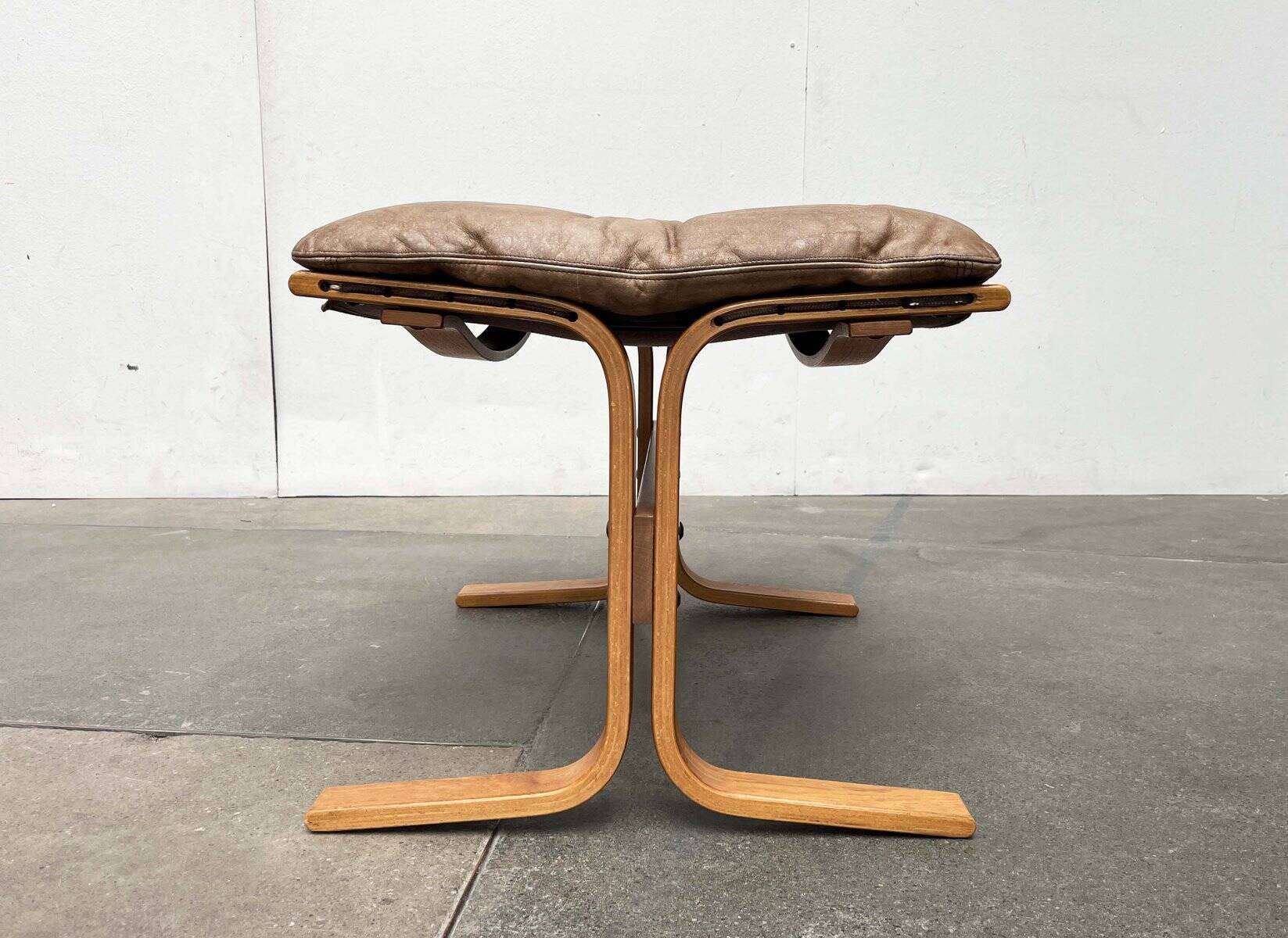 Modern Mid-Century Norwegian Siesta Pouf in Leather by Ingmar Relling for Westnofa, 1960s