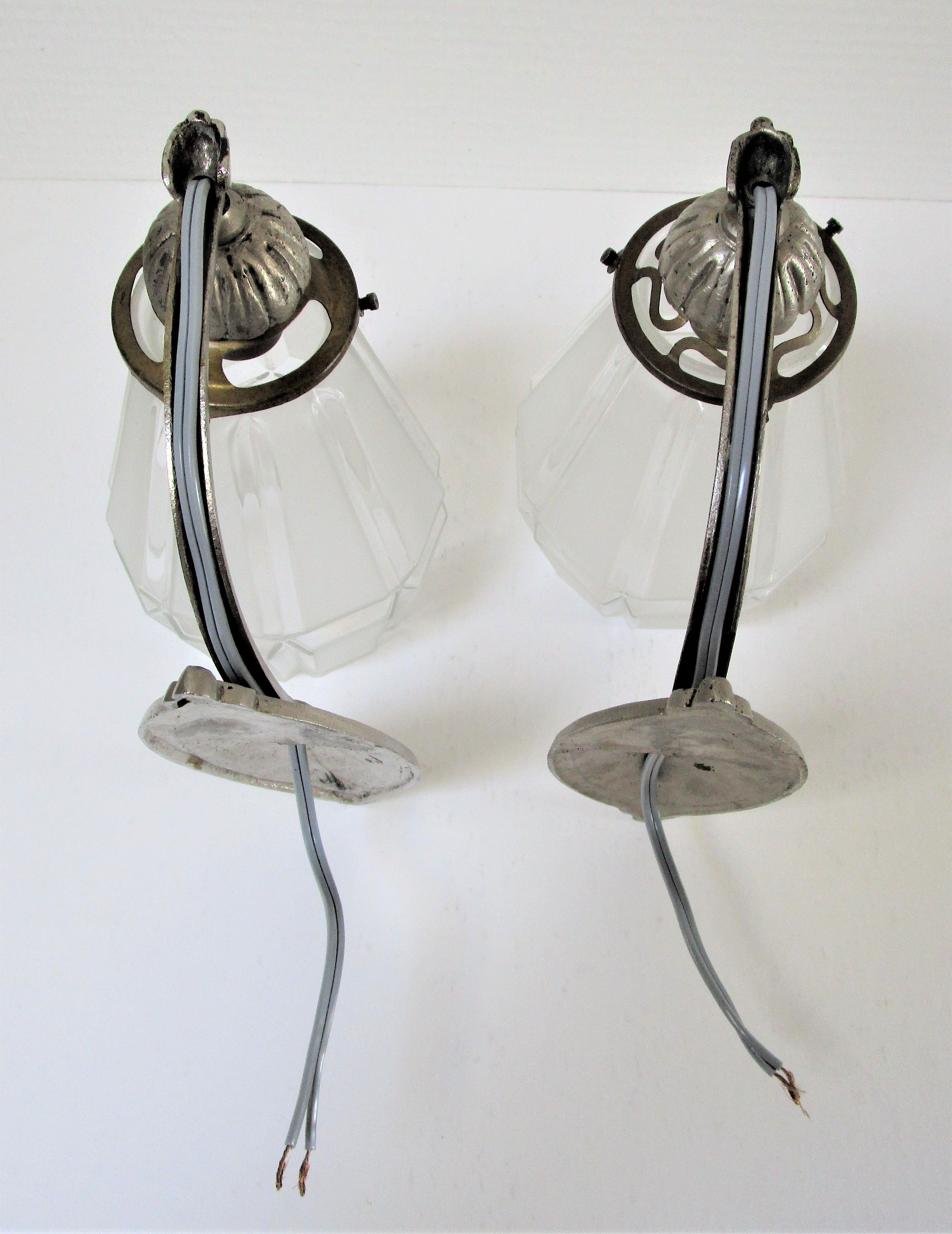 Pair of art deco glass and metal sconces 20/30